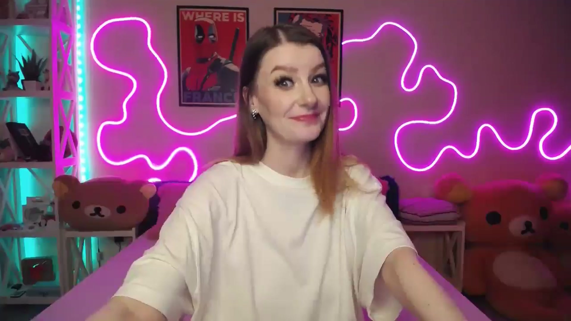 Gallery image thumbnail from HOWERGIRL's myfreecams stream on, 07/22/2025, 19:00 image 18 of 20