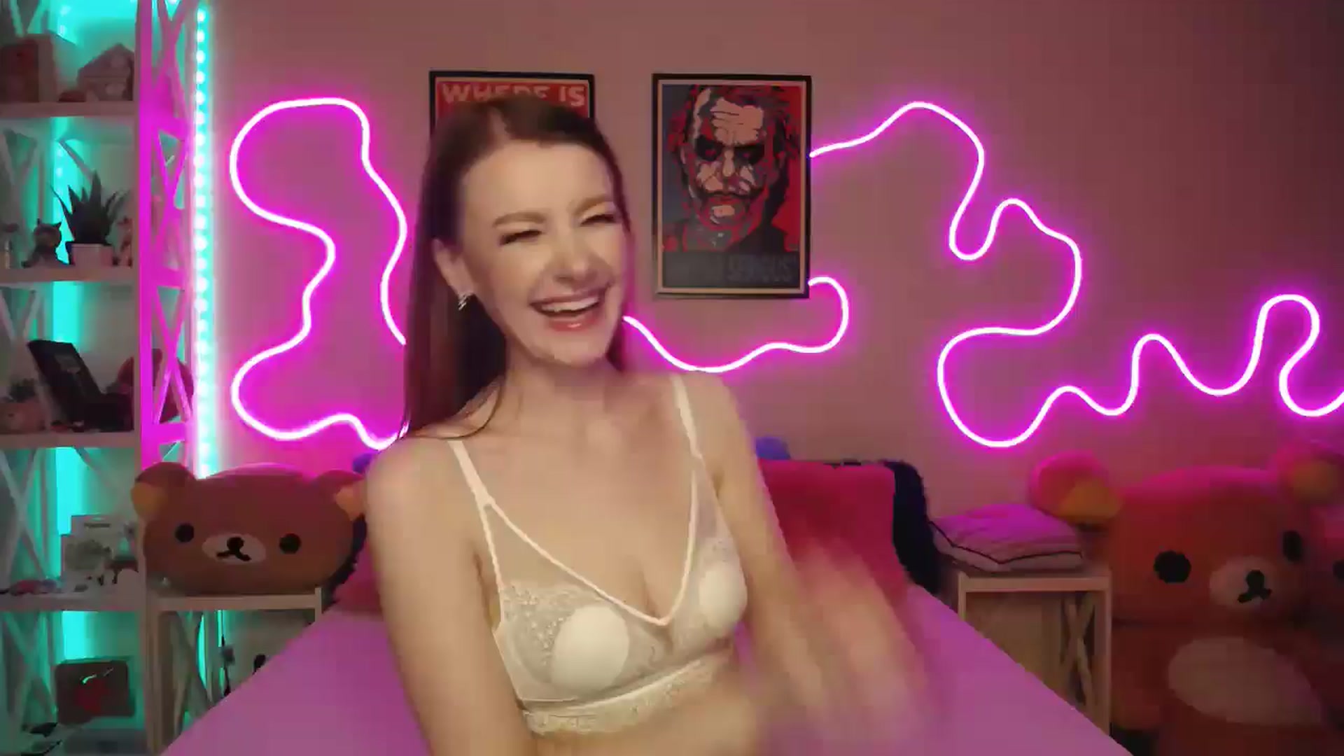 Gallery image thumbnail from HOWERGIRL's myfreecams stream on, 07/29/2025, 19:32 image 17 of 20
