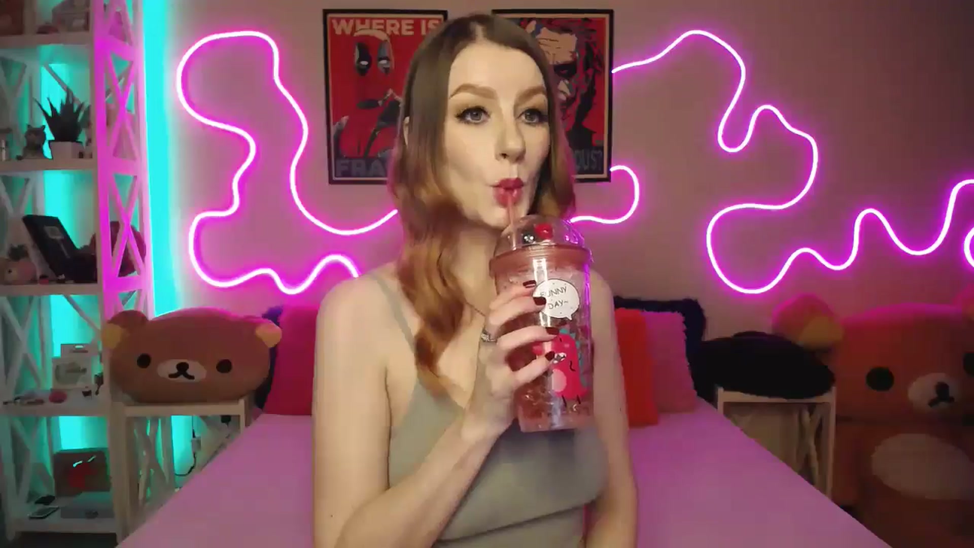 Gallery image thumbnail from HOWERGIRL's myfreecams stream on, 08/18/2025, 17:47 image 14 of 20