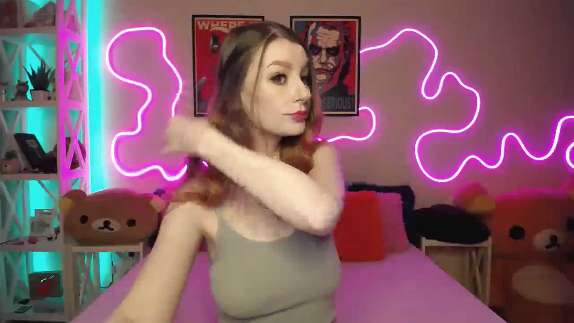 Gallery image thumbnail from HOWERGIRL's myfreecams stream on, 08/18/2025, 20:31 image 3 of 20