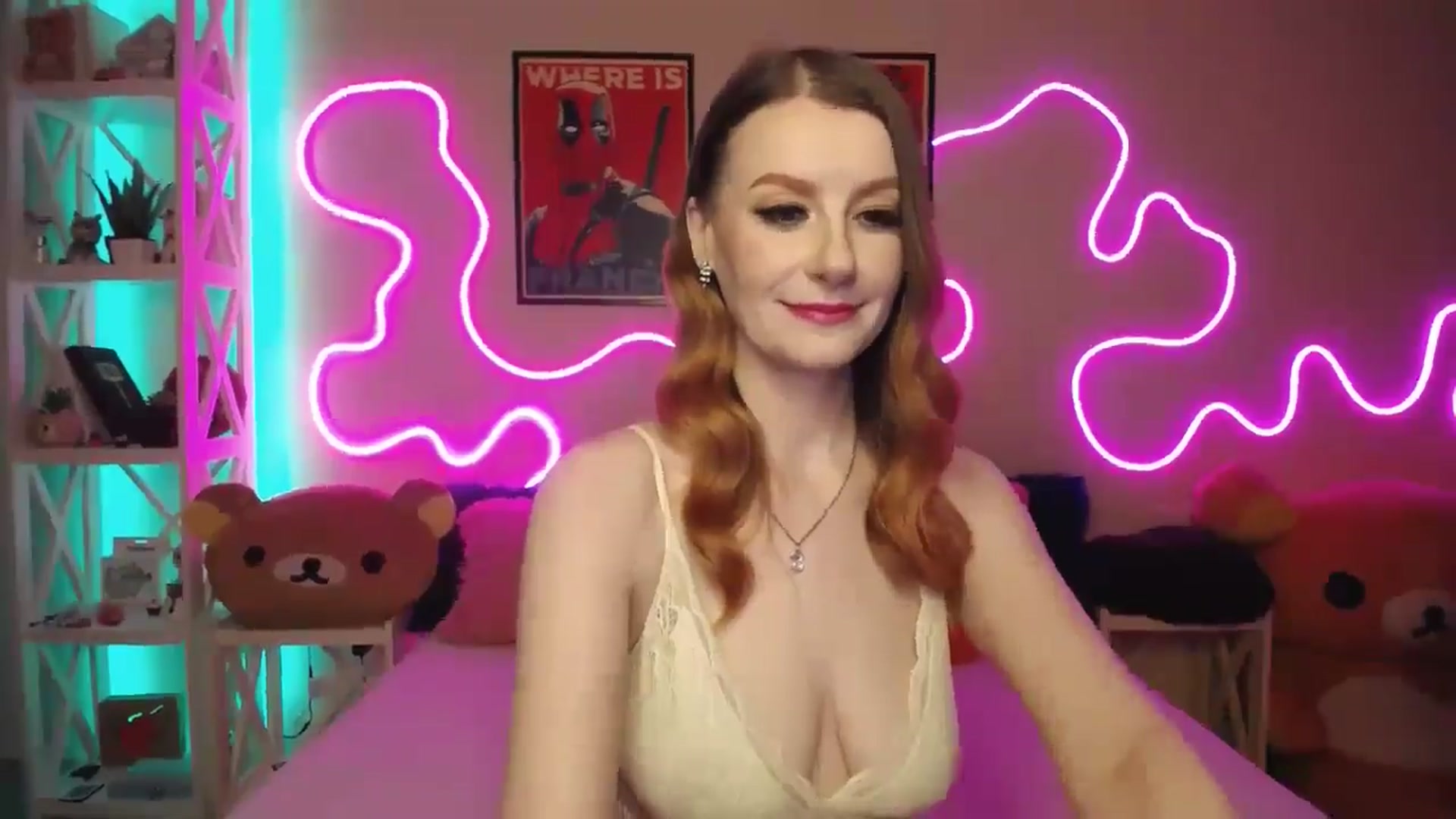 Gallery image thumbnail from HOWERGIRL's myfreecams stream on, 08/25/2025, 18:37 image 9 of 20