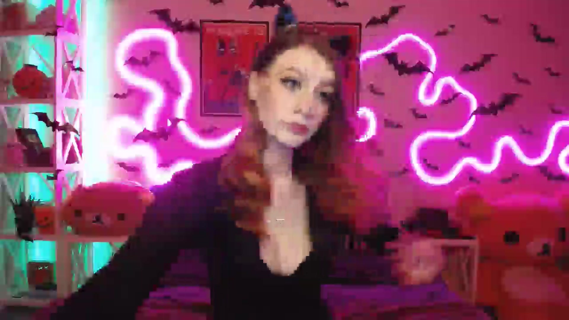 Gallery image thumbnail from HOWERGIRL's myfreecams stream on, 10/17/2025, 16:31 image 11 of 20