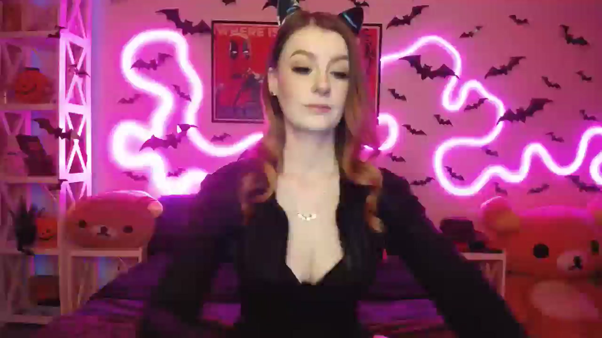 Gallery image thumbnail from HOWERGIRL's myfreecams stream on, 10/17/2025, 16:31 image 3 of 20