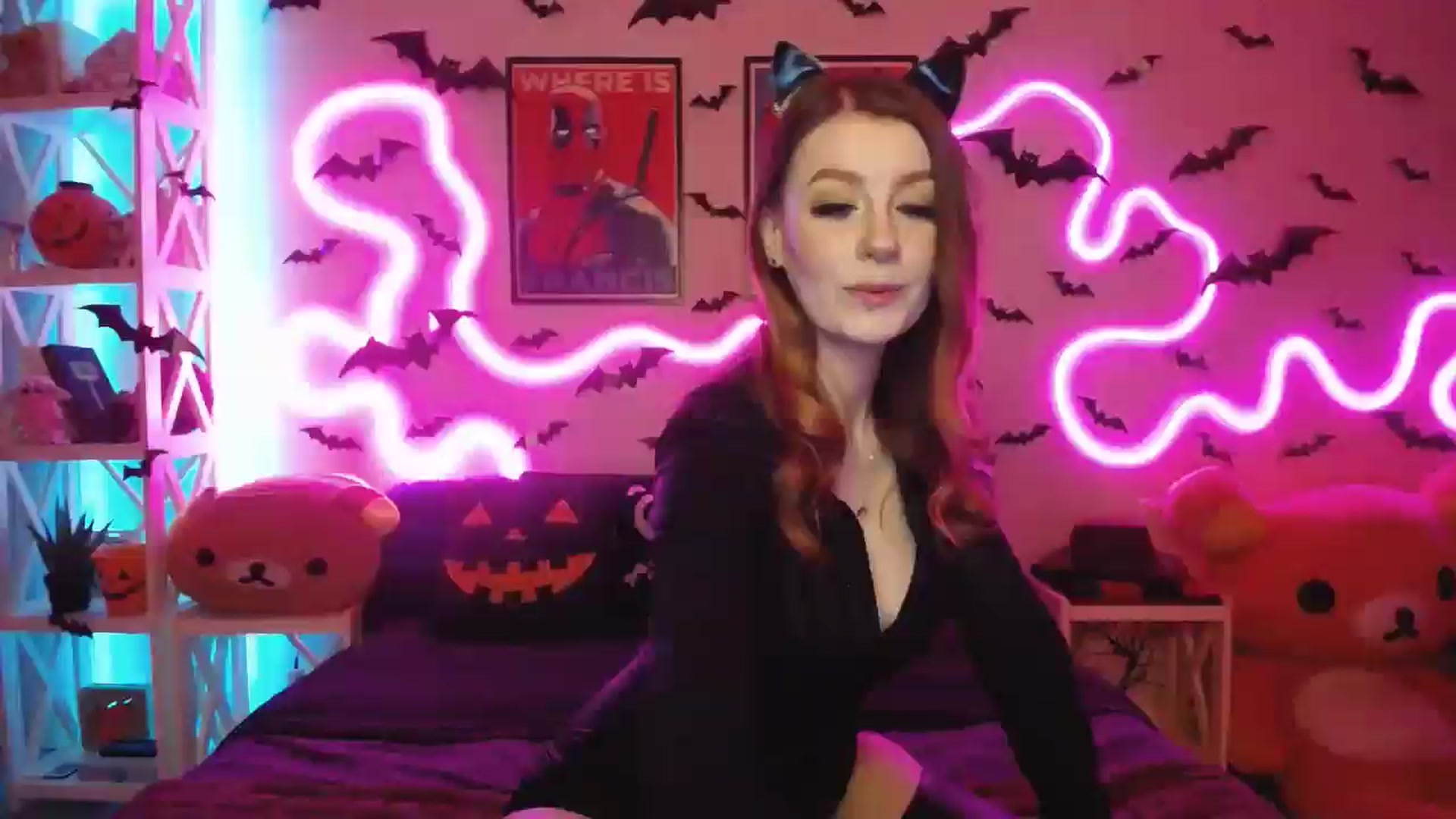 Gallery image thumbnail from HOWERGIRL's myfreecams stream on, 10/17/2025, 16:31 image 19 of 20