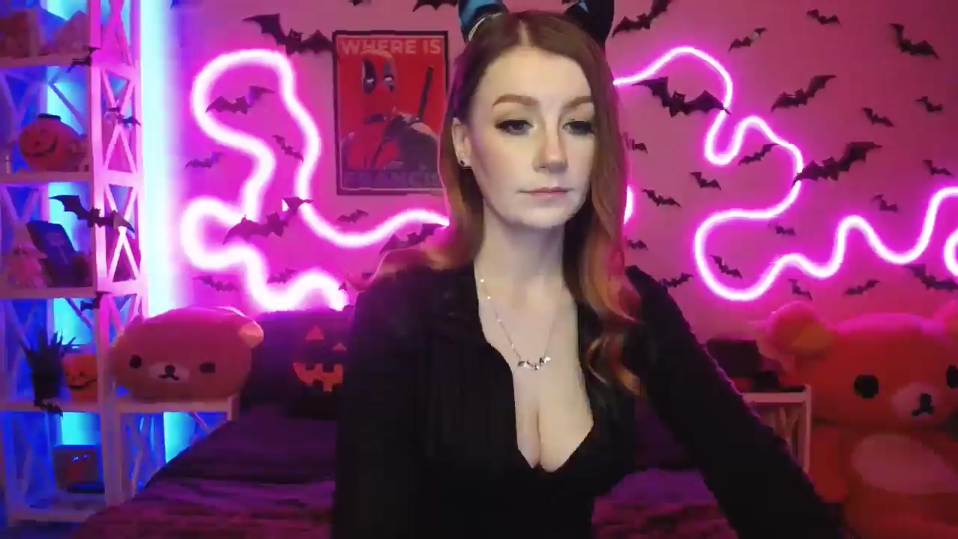 Gallery image thumbnail from HOWERGIRL's myfreecams stream on, 10/17/2025, 16:31 image 12 of 20