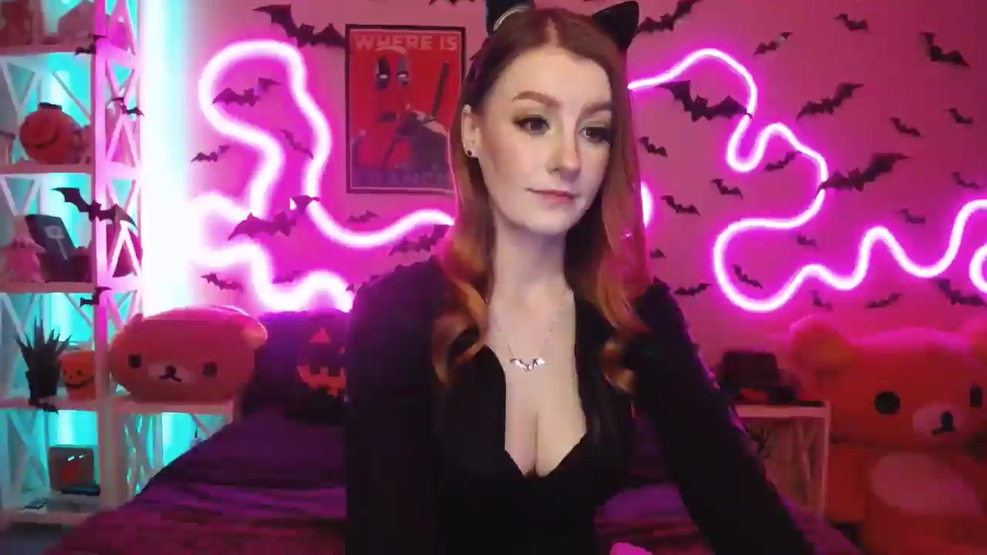 Gallery image thumbnail from HOWERGIRL's myfreecams stream on, 10/17/2025, 16:31 image 4 of 20