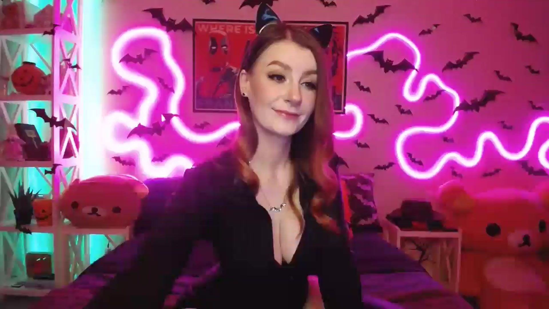 Gallery image thumbnail from HOWERGIRL's myfreecams stream on, 10/17/2025, 16:31 image 1 of 20