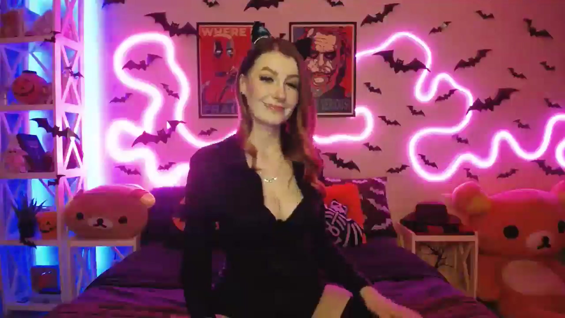 Gallery image thumbnail from HOWERGIRL's myfreecams stream on, 10/17/2025, 16:31 image 17 of 20
