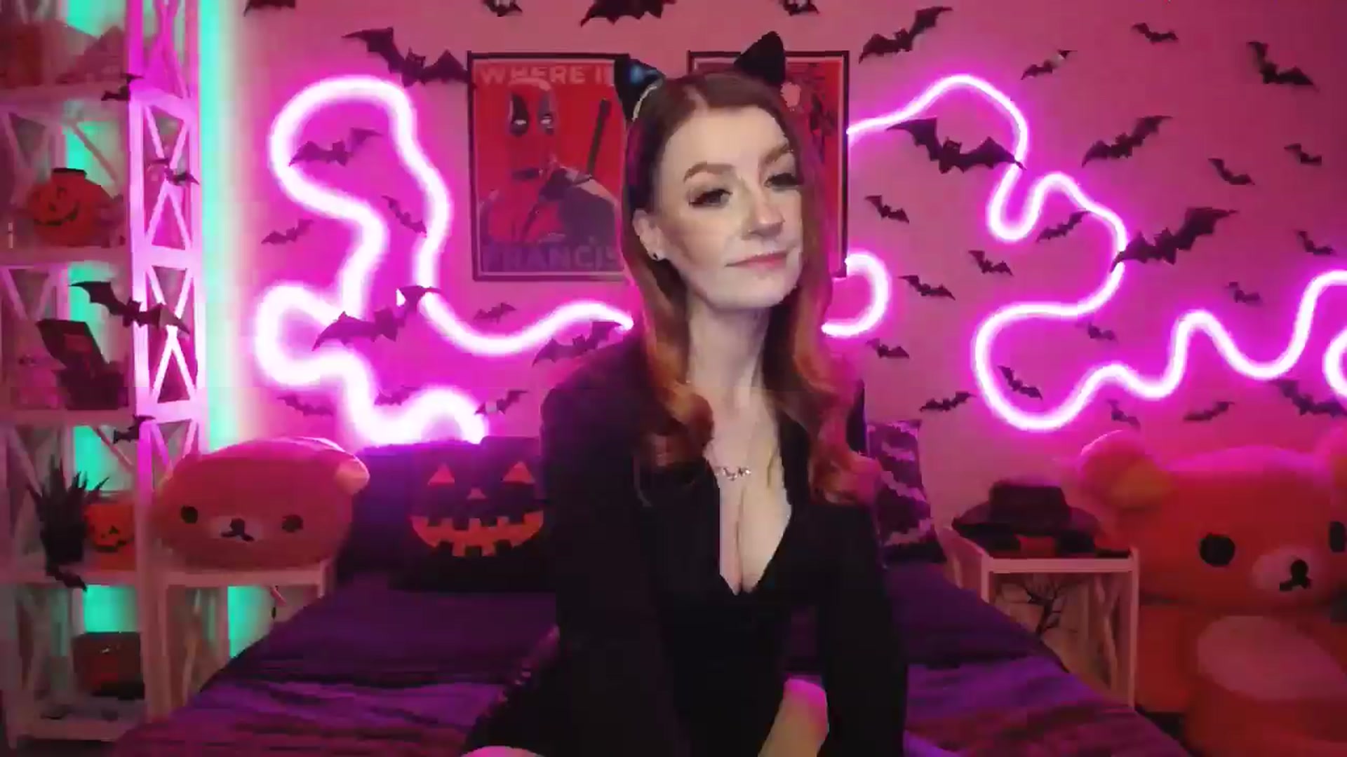 Gallery image thumbnail from HOWERGIRL's myfreecams stream on, 10/17/2025, 16:31 image 18 of 20