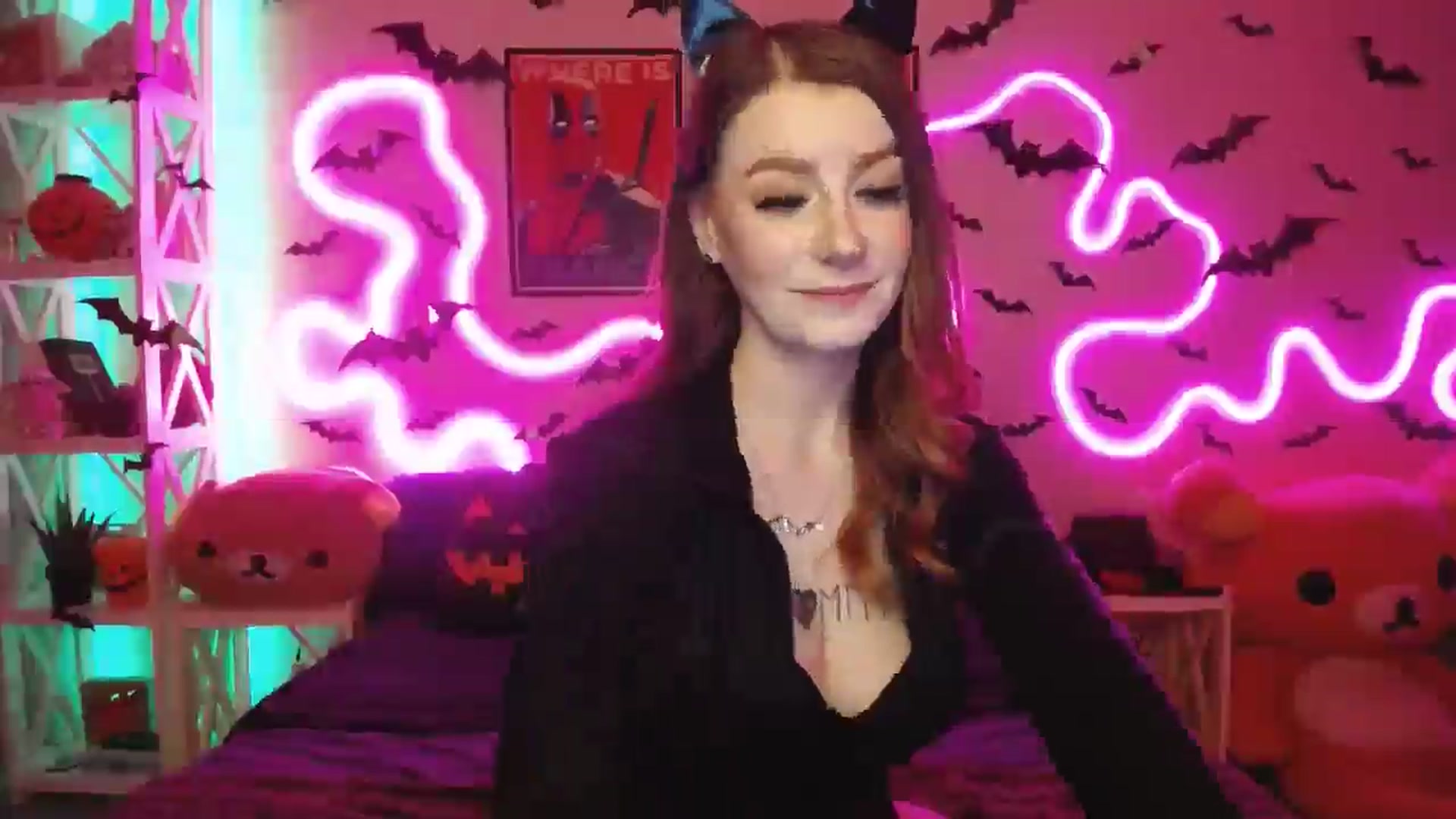 Gallery image thumbnail from HOWERGIRL's myfreecams stream on, 10/17/2025, 17:57 image 9 of 20