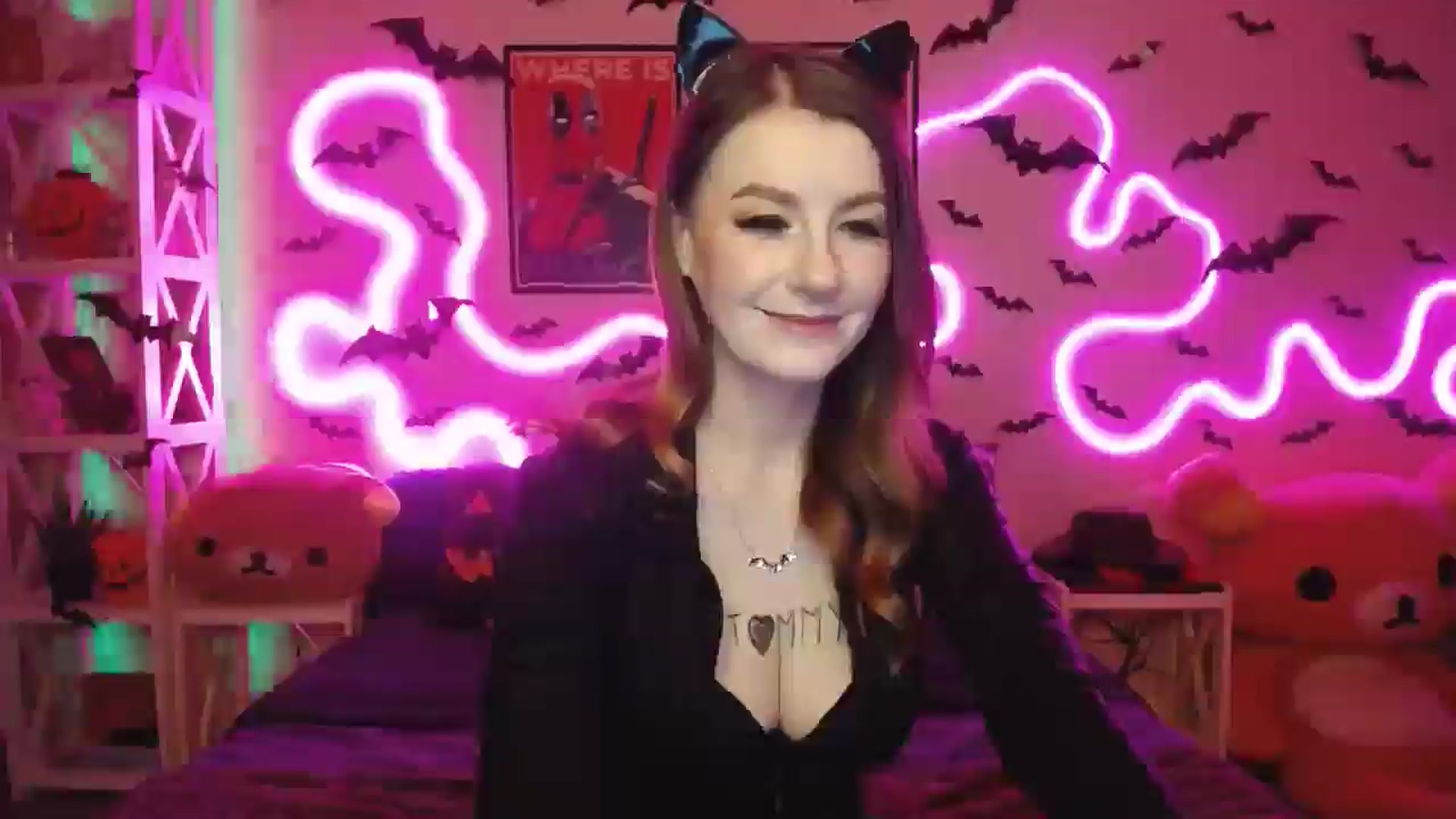 Gallery image thumbnail from HOWERGIRL's myfreecams stream on, 10/17/2025, 17:57 image 18 of 20