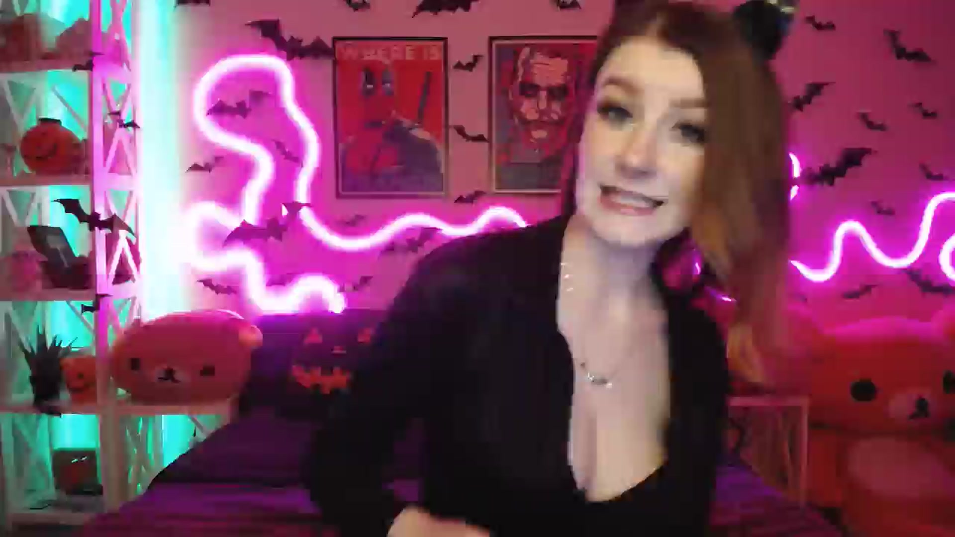 Gallery image thumbnail from HOWERGIRL's myfreecams stream on, 10/17/2025, 17:57 image 1 of 20
