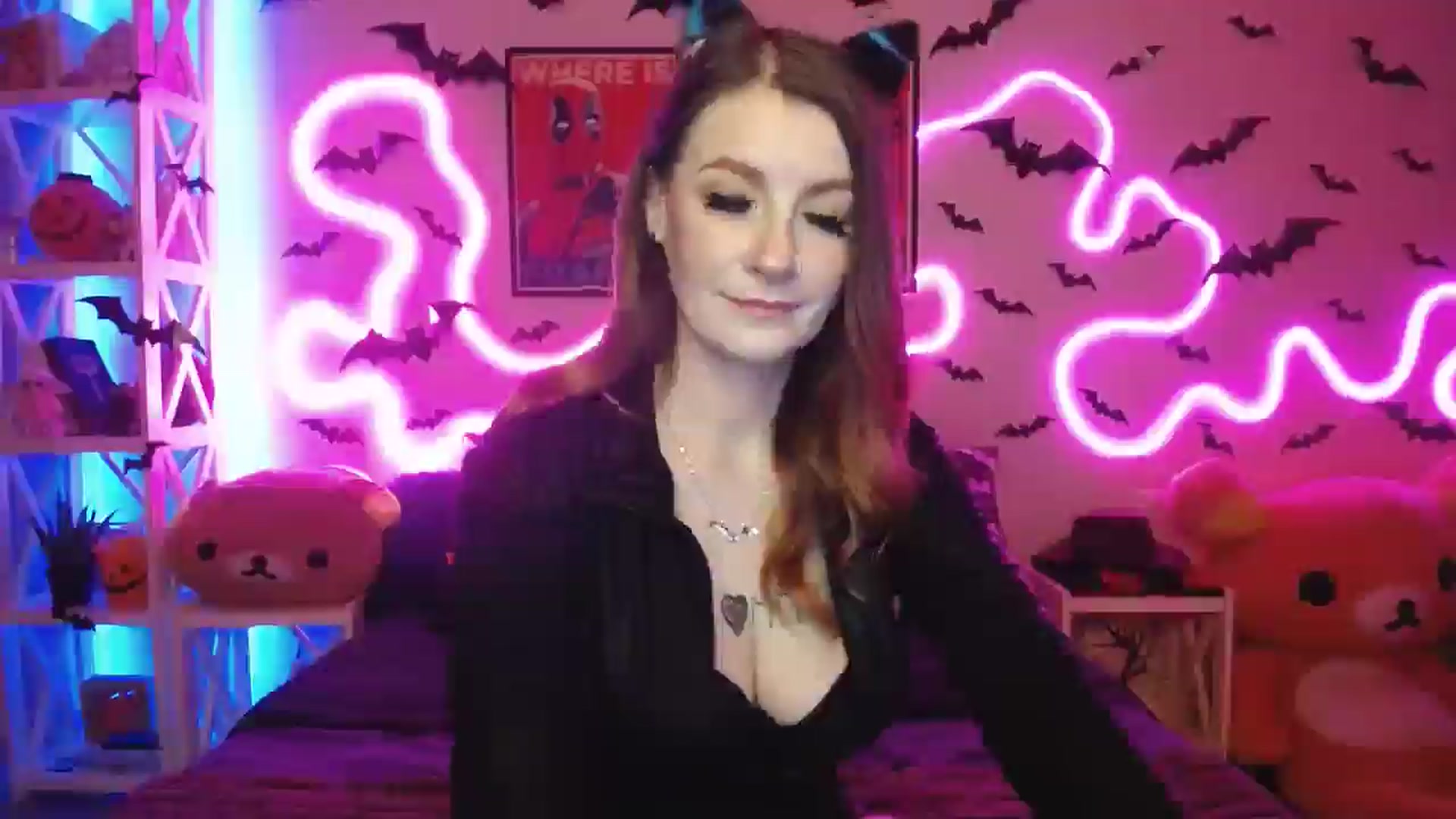 Gallery image thumbnail from HOWERGIRL's myfreecams stream on, 10/17/2025, 17:57 image 6 of 20