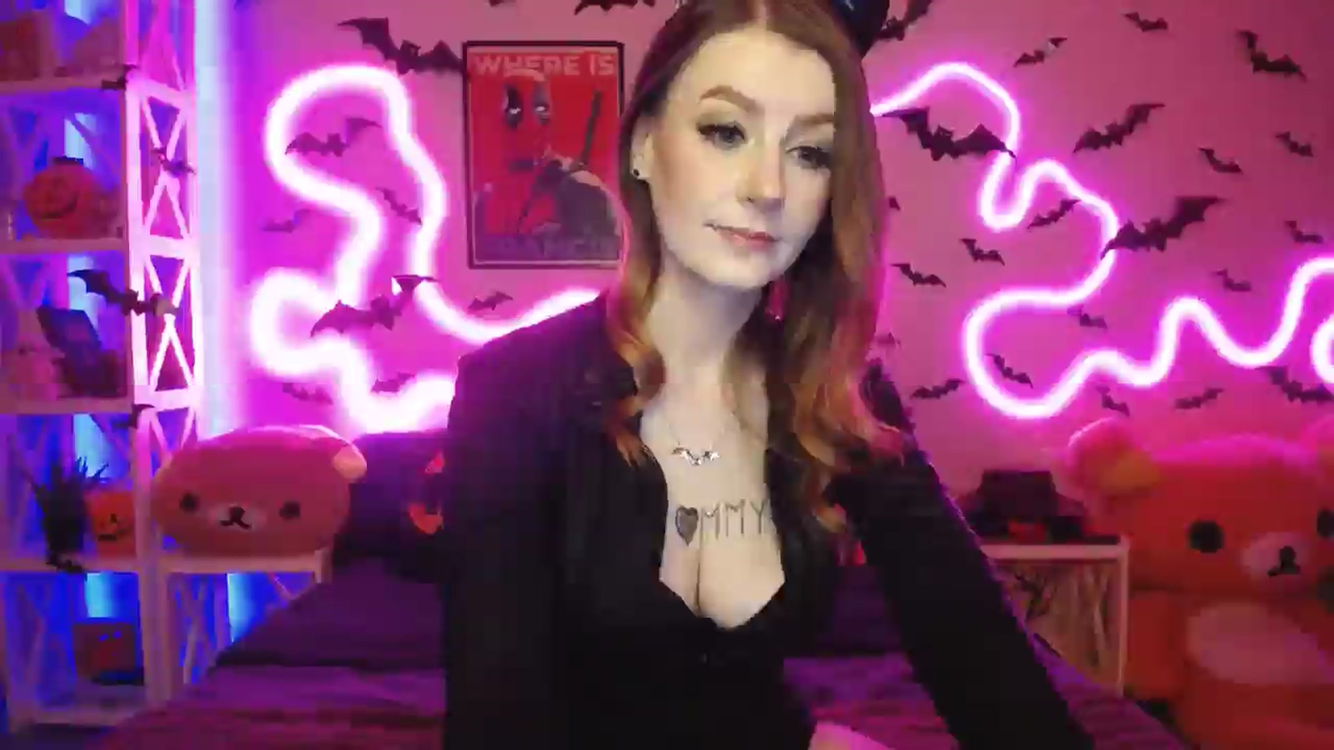 Gallery image thumbnail from HOWERGIRL's myfreecams stream on, 10/17/2025, 17:57 image 4 of 20