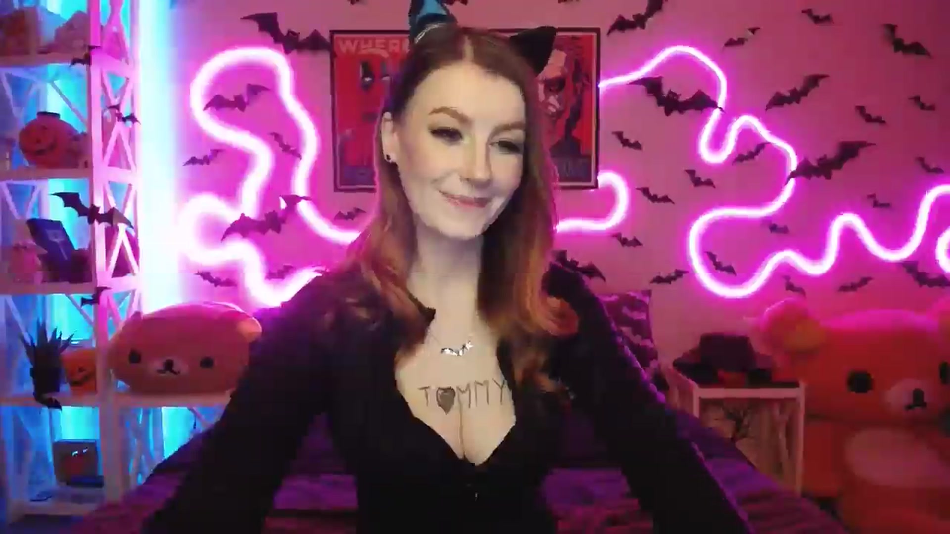 Gallery image thumbnail from HOWERGIRL's myfreecams stream on, 10/17/2025, 17:57 image 14 of 20