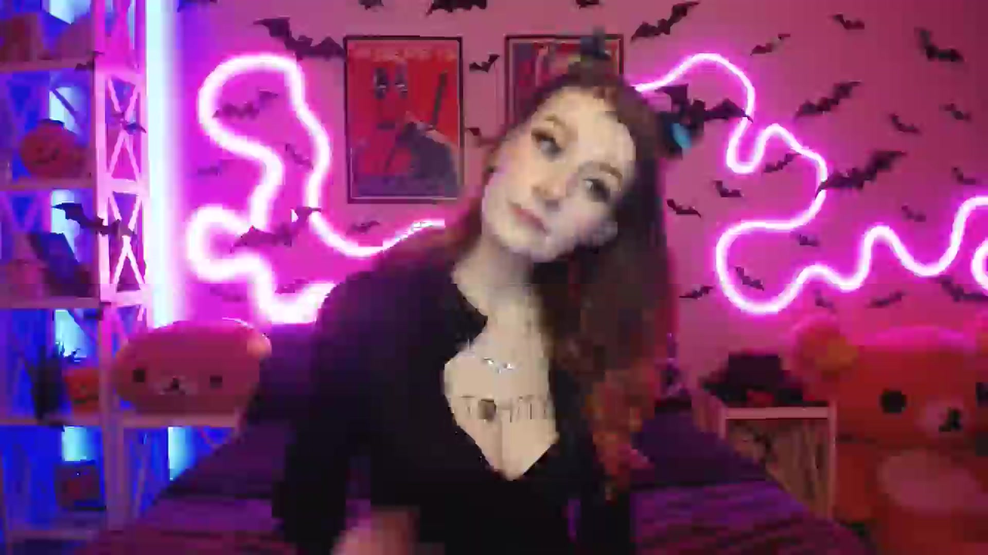 Gallery image thumbnail from HOWERGIRL's myfreecams stream on, 10/17/2025, 17:57 image 13 of 20