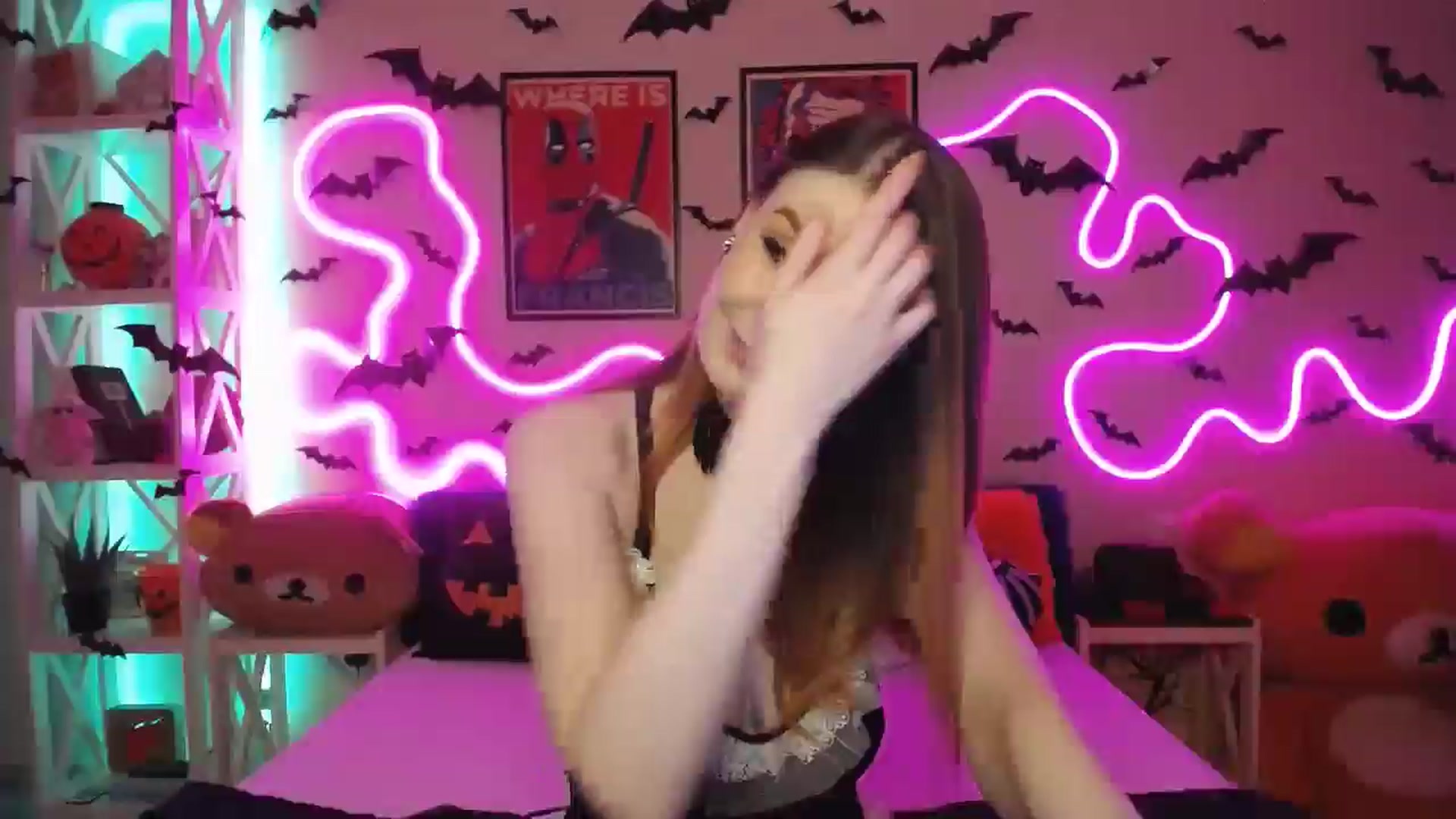 Gallery image thumbnail from HOWERGIRL's myfreecams stream on, 10/23/2025, 18:42 image 16 of 20