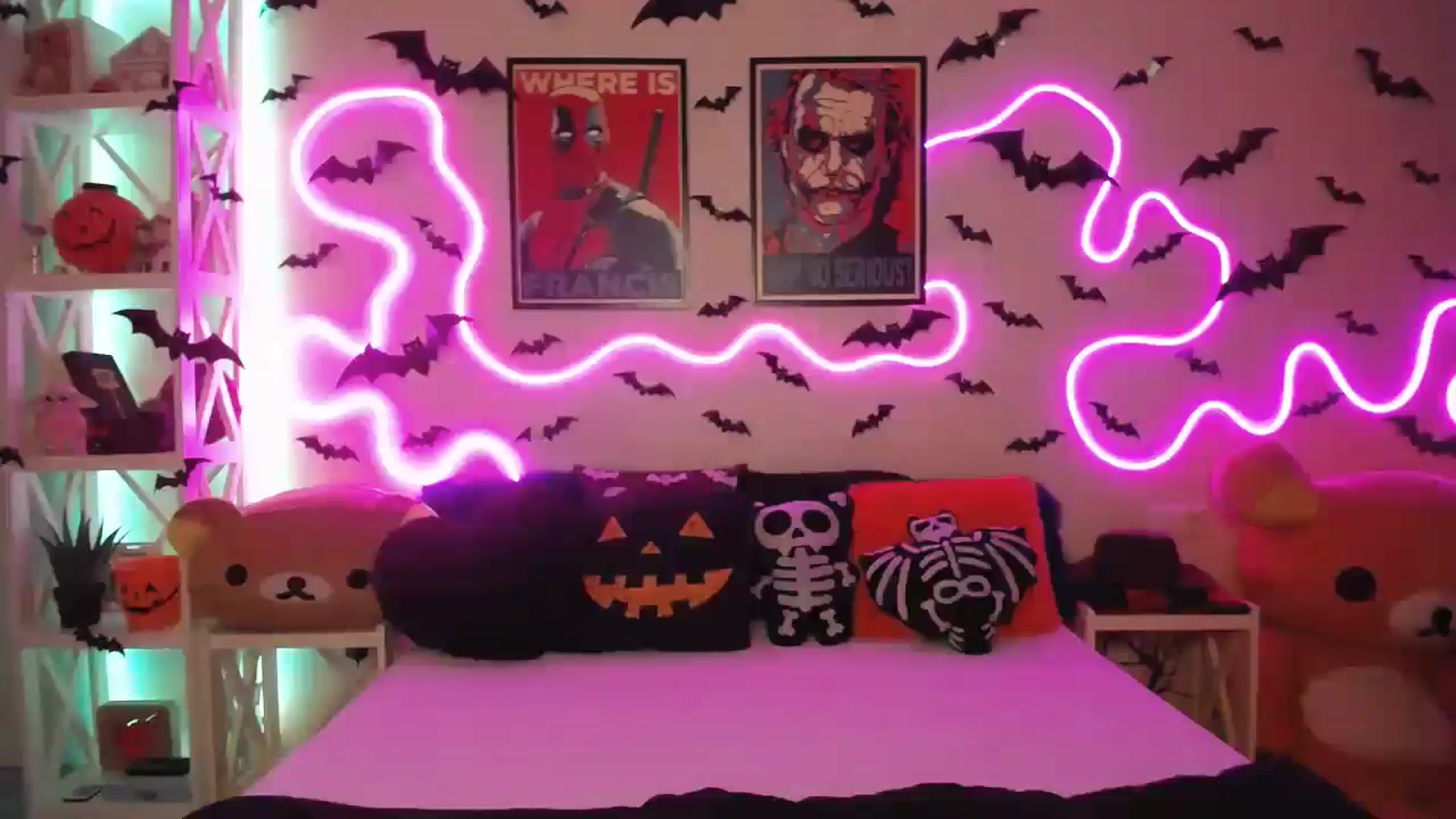 Gallery image thumbnail from HOWERGIRL's myfreecams stream on, 10/25/2025, 19:56 image 15 of 20