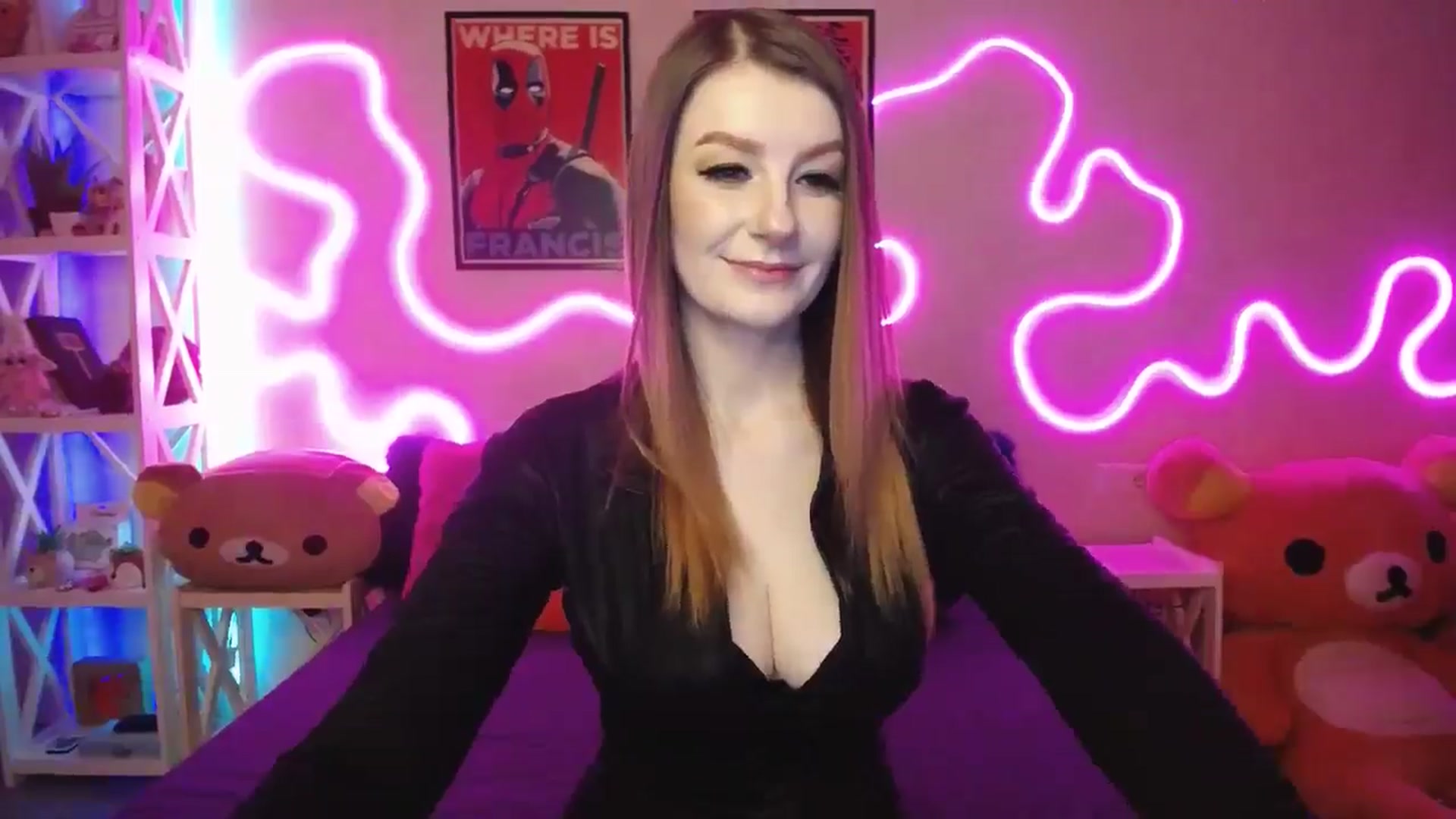 Gallery image thumbnail from HOWERGIRL's myfreecams stream on, 11/16/2025, 18:38 image 6 of 20