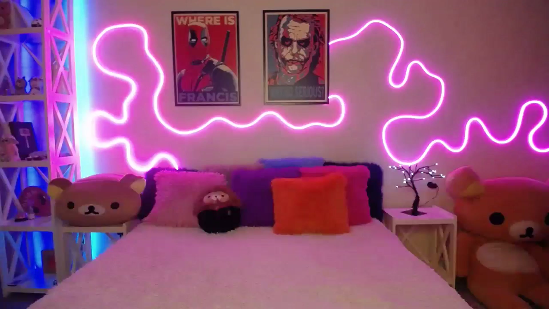 Gallery image thumbnail from HOWERGIRL's myfreecams stream on, 04/20/2026, 16:11 image 2 of 20