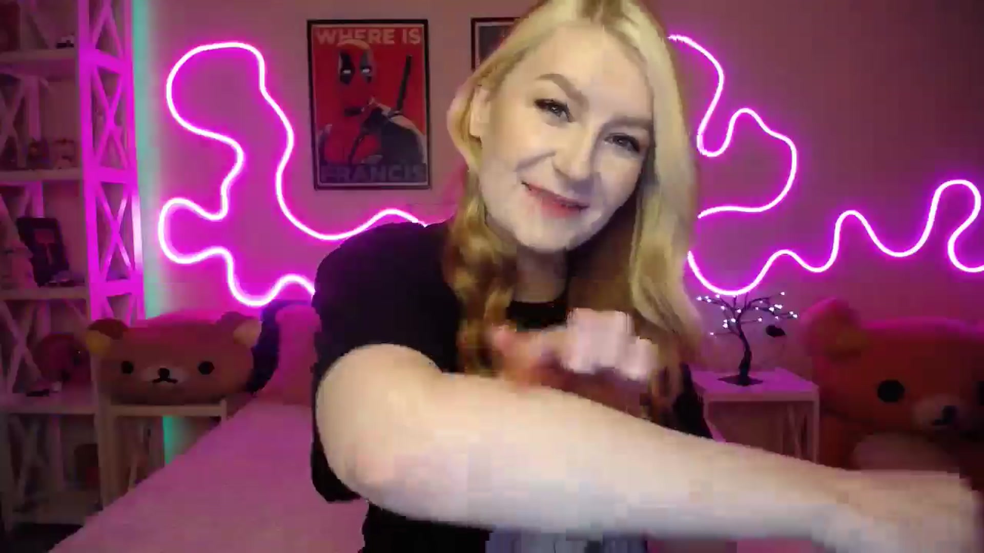 Gallery image thumbnail from HOWERGIRL's myfreecams stream on, 04/20/2026, 16:11 image 11 of 20