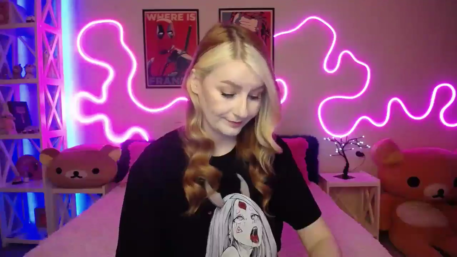 Gallery image thumbnail from HOWERGIRL's myfreecams stream on, 04/20/2026, 16:11 image 10 of 20