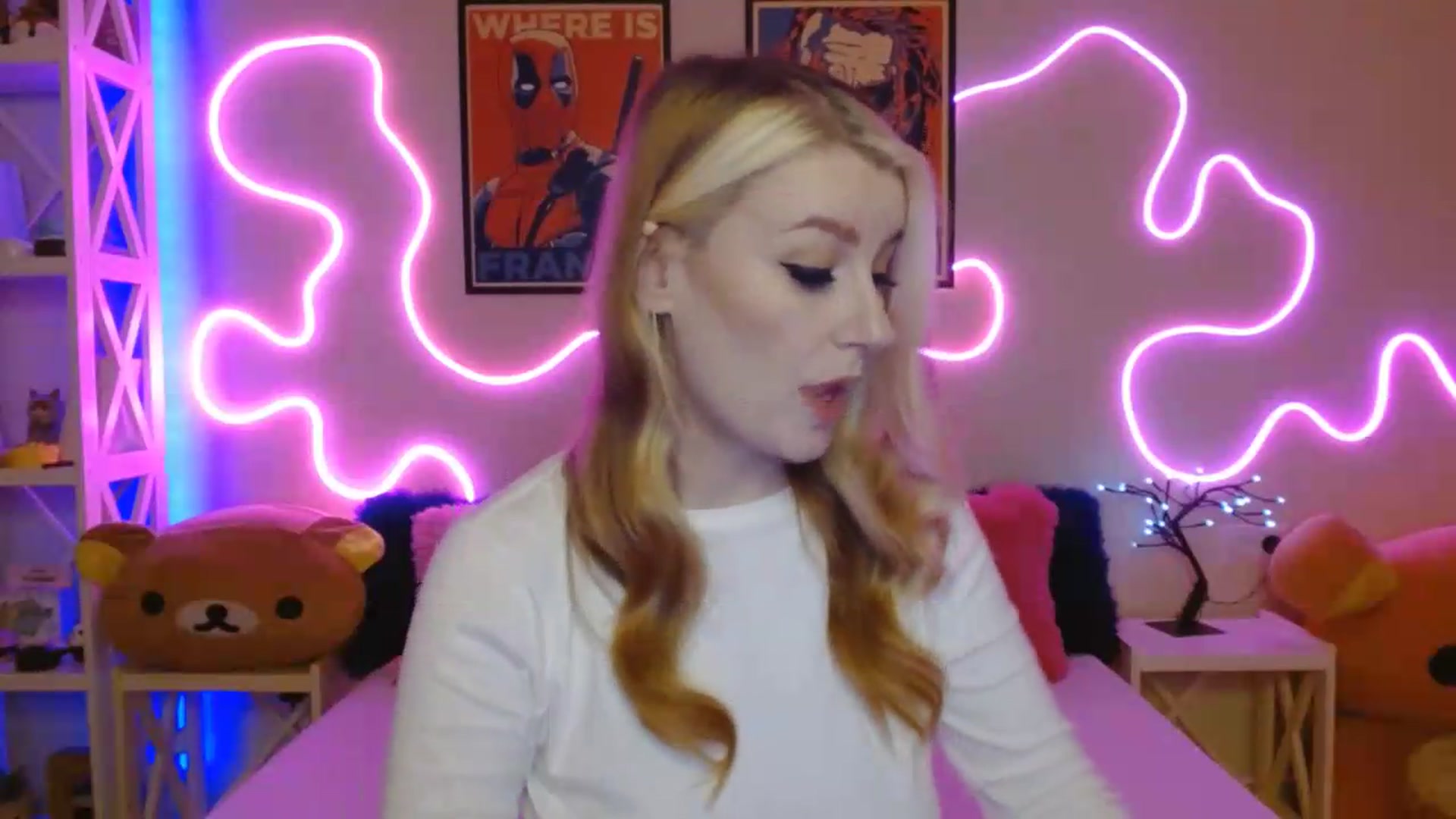 Gallery image thumbnail from HOWERGIRL's myfreecams stream on, 06/29/2026, 21:03 image 17 of 20