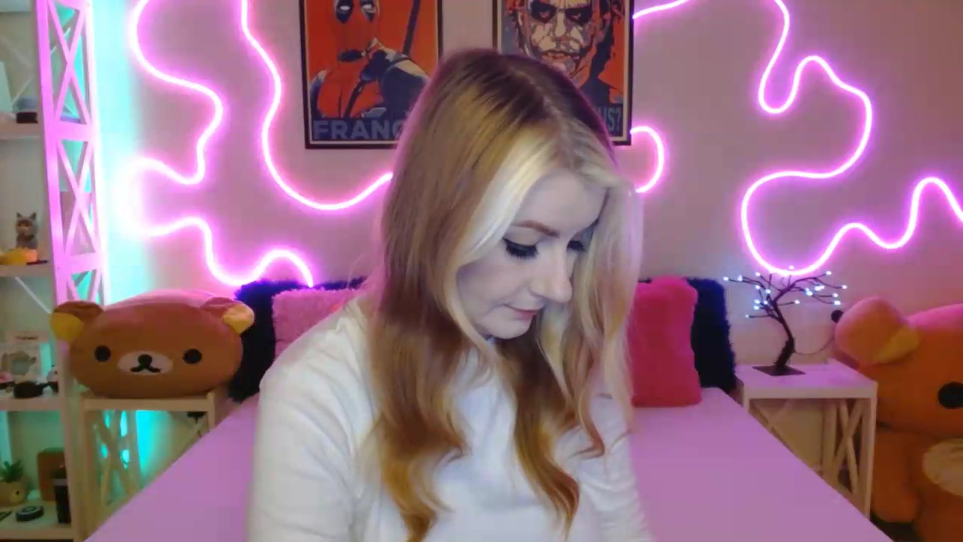 Gallery image thumbnail from HOWERGIRL's myfreecams stream on, 06/29/2026, 21:03 image 11 of 20