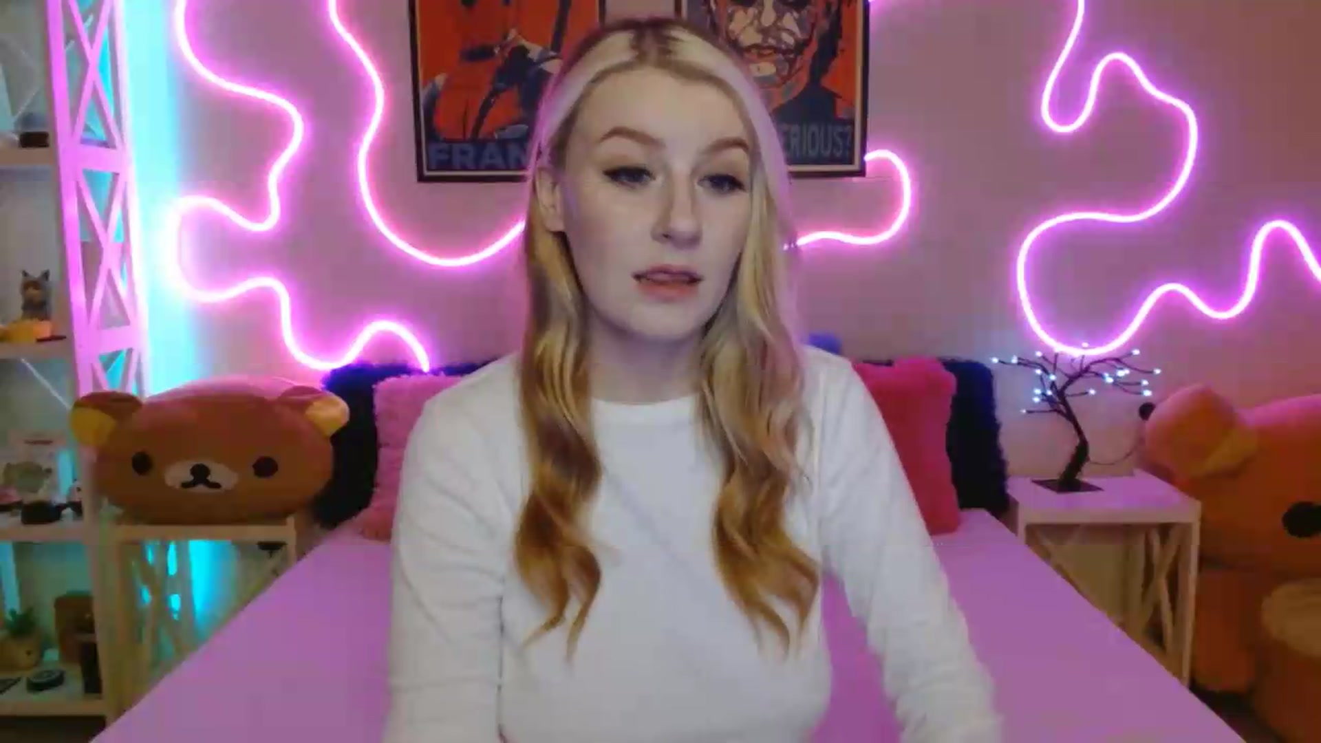 Gallery image thumbnail from HOWERGIRL's myfreecams stream on, 06/29/2026, 21:03 image 18 of 20
