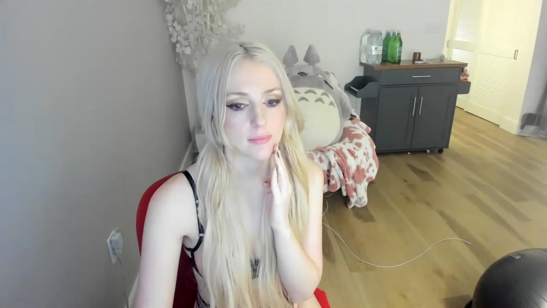 Gallery image thumbnail from HUGECockDomme's myfreecams stream on, 12/11/2022, 15:44 image 16 of 20