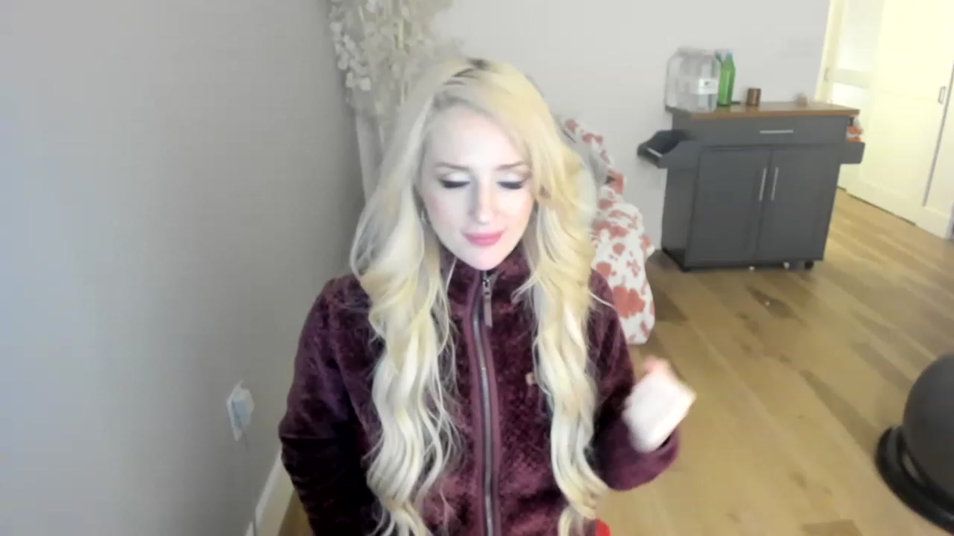 Gallery image thumbnail from HUGECockDomme's myfreecams stream on, 12/25/2022, 09:07 image 17 of 20
