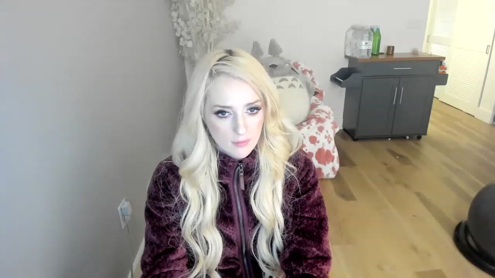 Gallery image thumbnail from HUGECockDomme's myfreecams stream on, 12/25/2022, 09:07 image 1 of 20