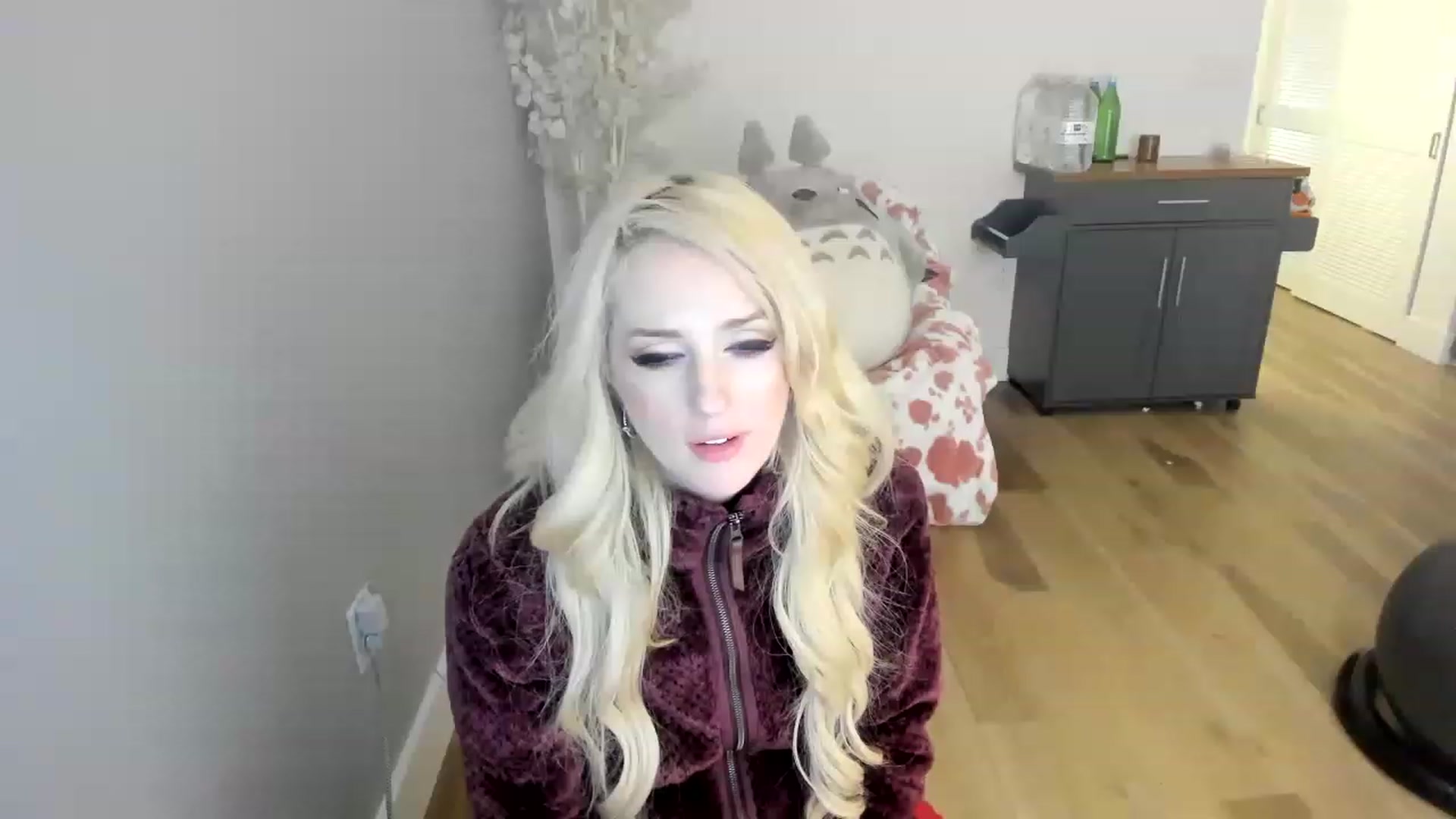 Gallery image thumbnail from HUGECockDomme's myfreecams stream on, 12/25/2022, 09:07 image 6 of 20