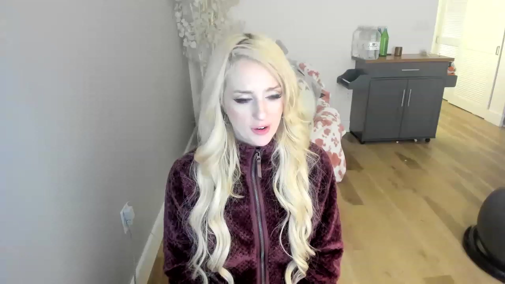 Gallery image thumbnail from HUGECockDomme's myfreecams stream on, 12/25/2022, 09:07 image 11 of 20