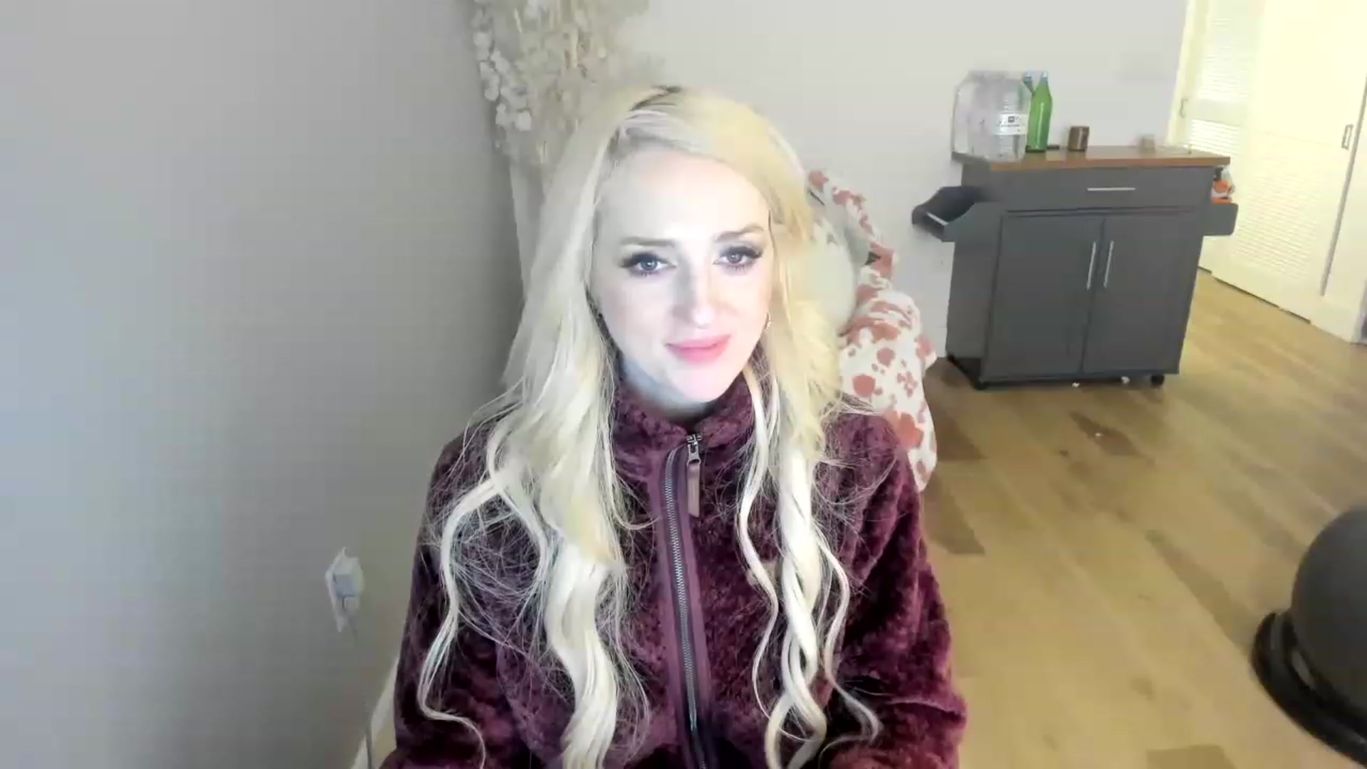 Gallery image thumbnail from HUGECockDomme's myfreecams stream on, 12/25/2022, 09:45 image 10 of 20