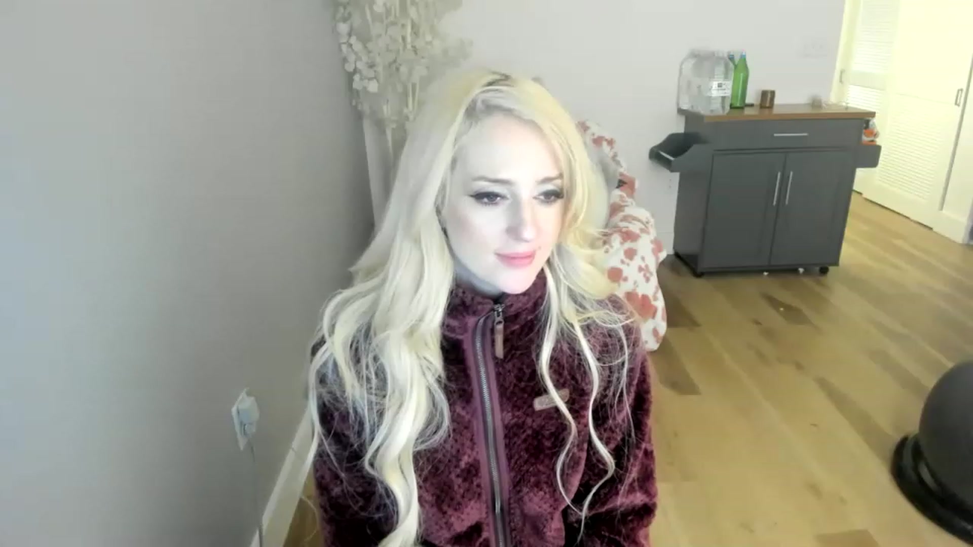 Gallery image thumbnail from HUGECockDomme's myfreecams stream on, 12/25/2022, 09:45 image 1 of 20