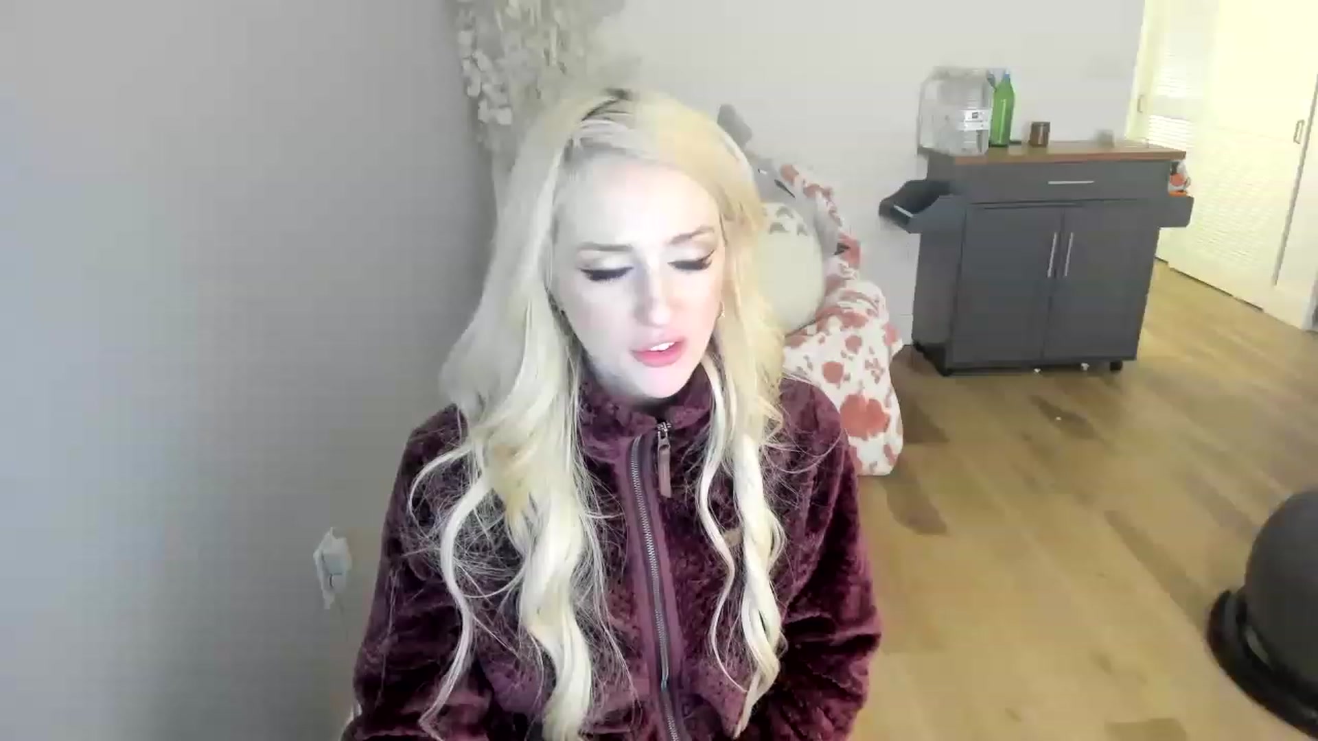 Gallery image thumbnail from HUGECockDomme's myfreecams stream on, 12/25/2022, 09:45 image 14 of 20