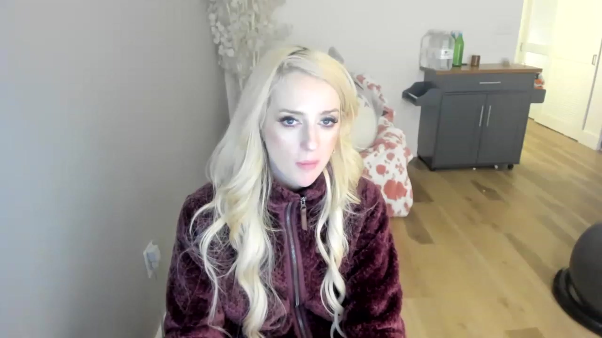 Gallery image thumbnail from HUGECockDomme's myfreecams stream on, 12/25/2022, 09:45 image 17 of 20