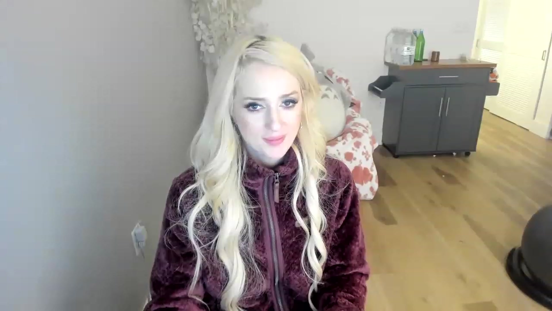 Gallery image thumbnail from HUGECockDomme's myfreecams stream on, 12/25/2022, 09:45 image 15 of 20
