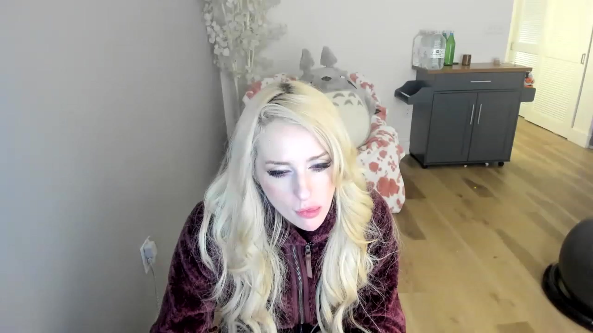 Gallery image thumbnail from HUGECockDomme's myfreecams stream on, 12/25/2022, 13:19 image 11 of 20
