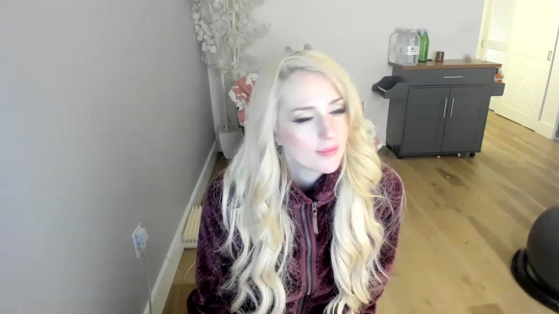 Gallery image thumbnail from HUGECockDomme's myfreecams stream on, 12/25/2022, 13:19 image 1 of 20