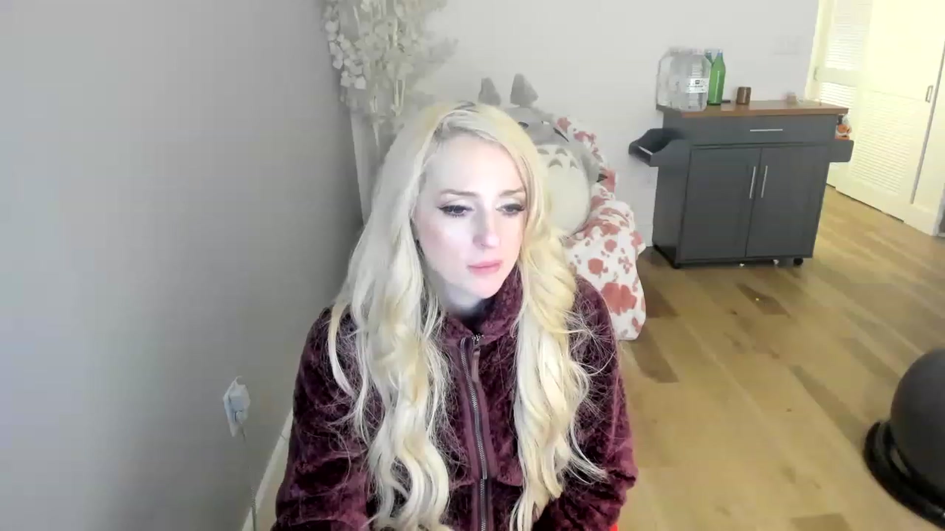 Gallery image thumbnail from HUGECockDomme's myfreecams stream on, 12/25/2022, 13:19 image 6 of 20