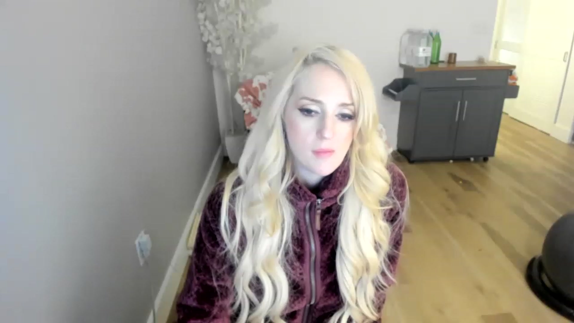 Gallery image thumbnail from HUGECockDomme's myfreecams stream on, 12/25/2022, 13:19 image 2 of 20