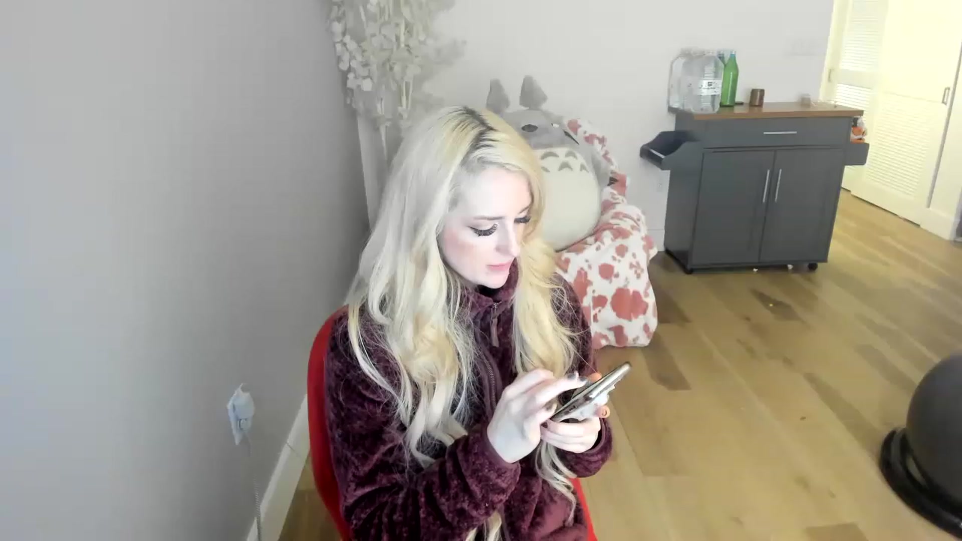 Gallery image thumbnail from HUGECockDomme's myfreecams stream on, 12/25/2022, 13:19 image 13 of 20