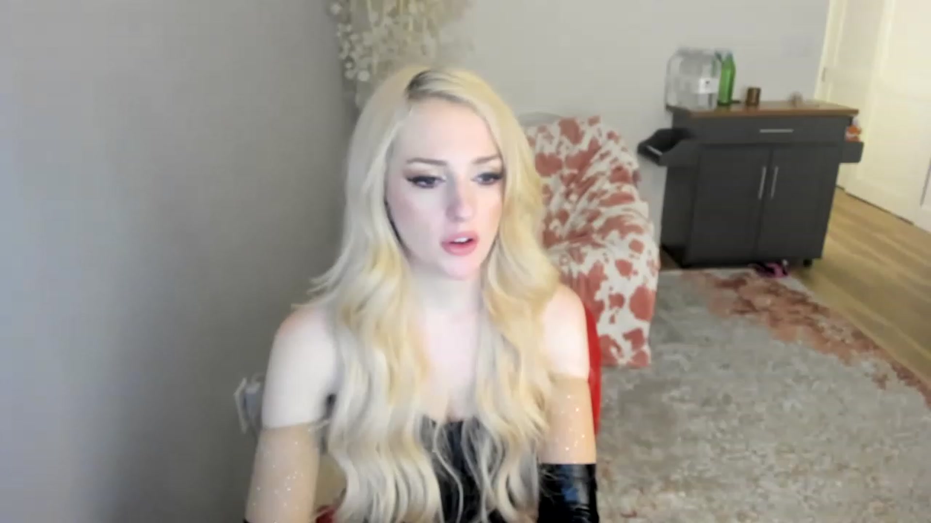 Gallery image thumbnail from HUGECockDomme's myfreecams stream on, 12/26/2022, 04:28 image 5 of 20
