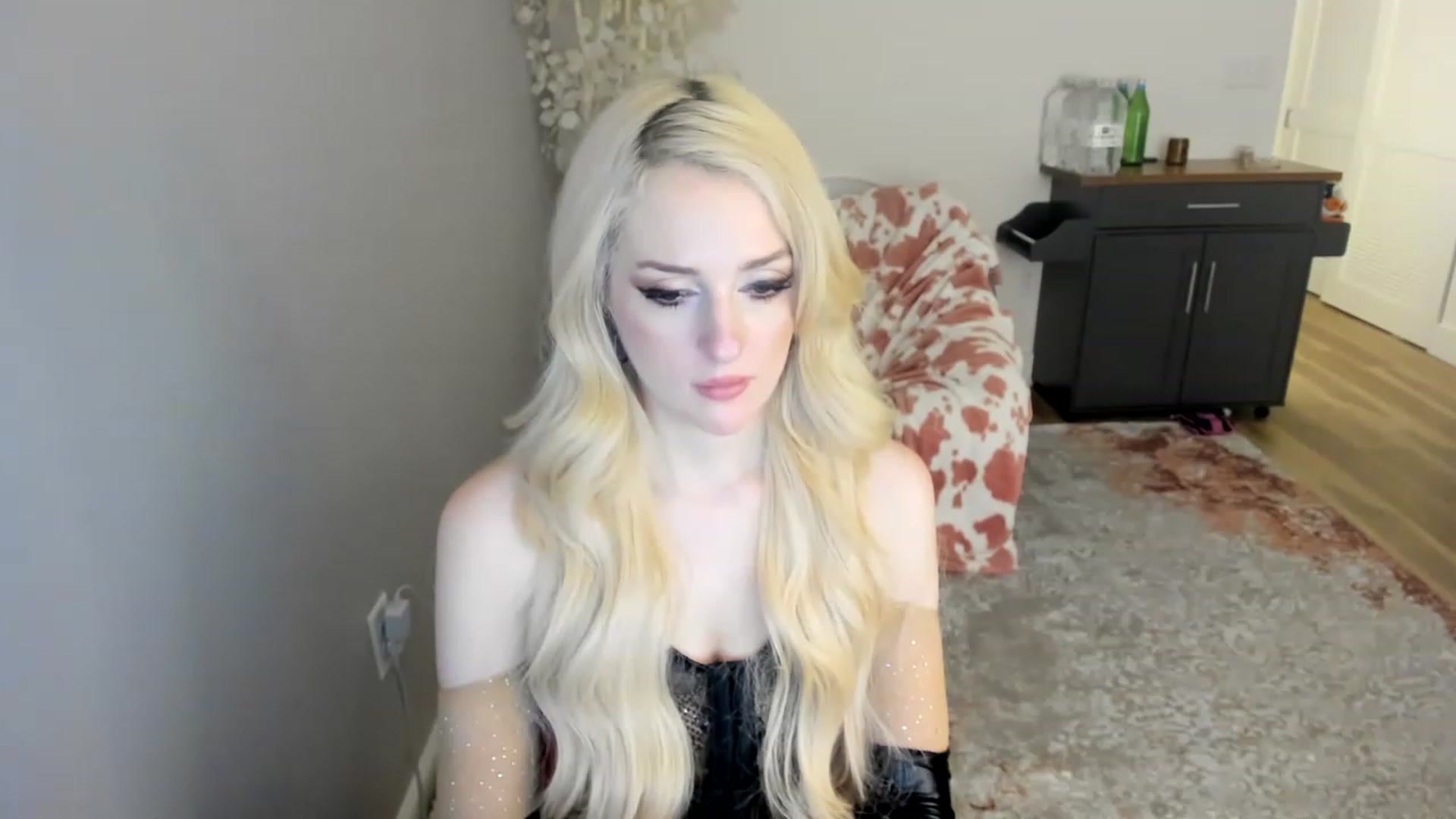 Gallery image thumbnail from HUGECockDomme's myfreecams stream on, 12/26/2022, 04:28 image 16 of 20