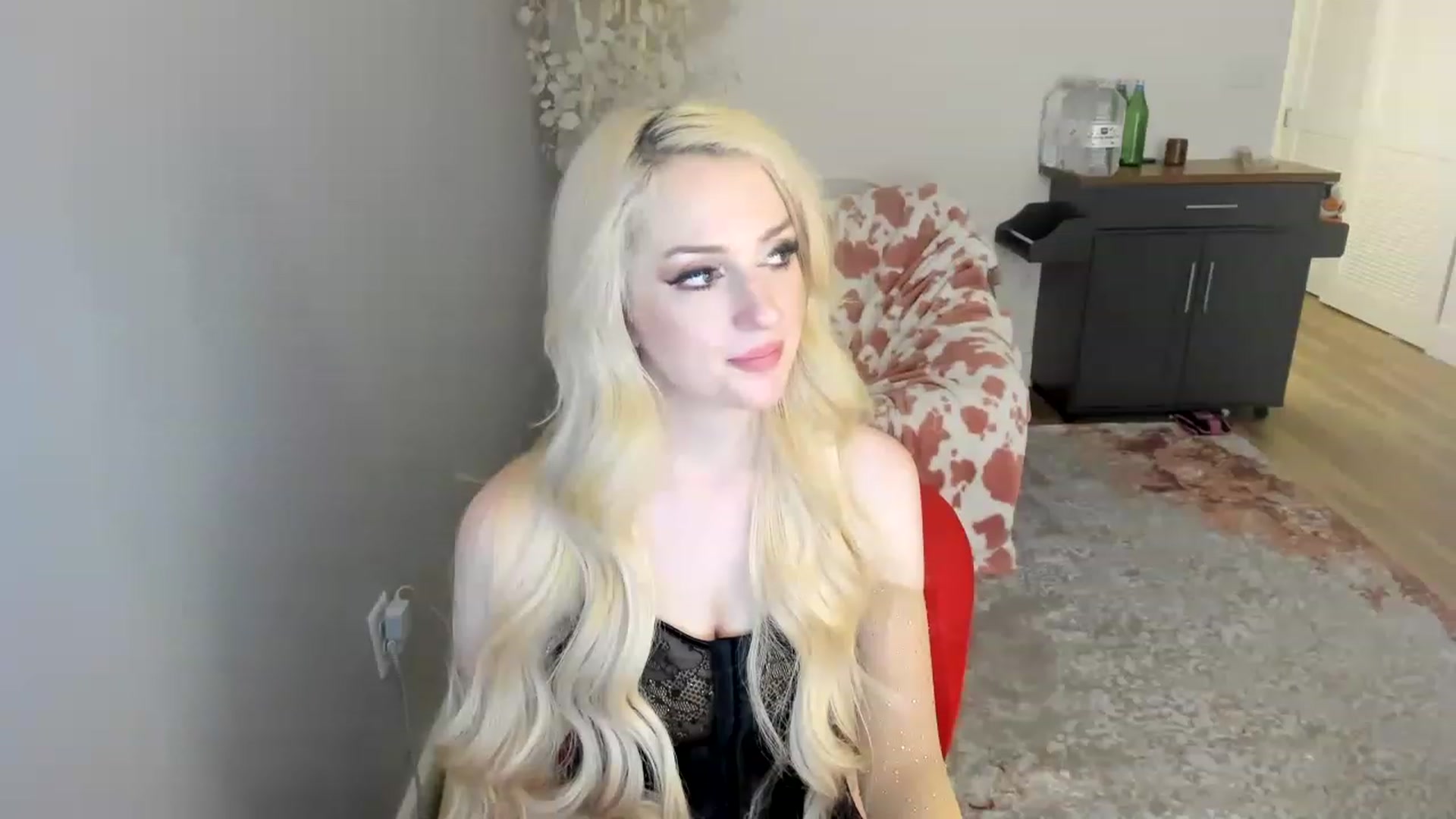 Gallery image thumbnail from HUGECockDomme's myfreecams stream on, 12/26/2022, 07:20 image 15 of 20
