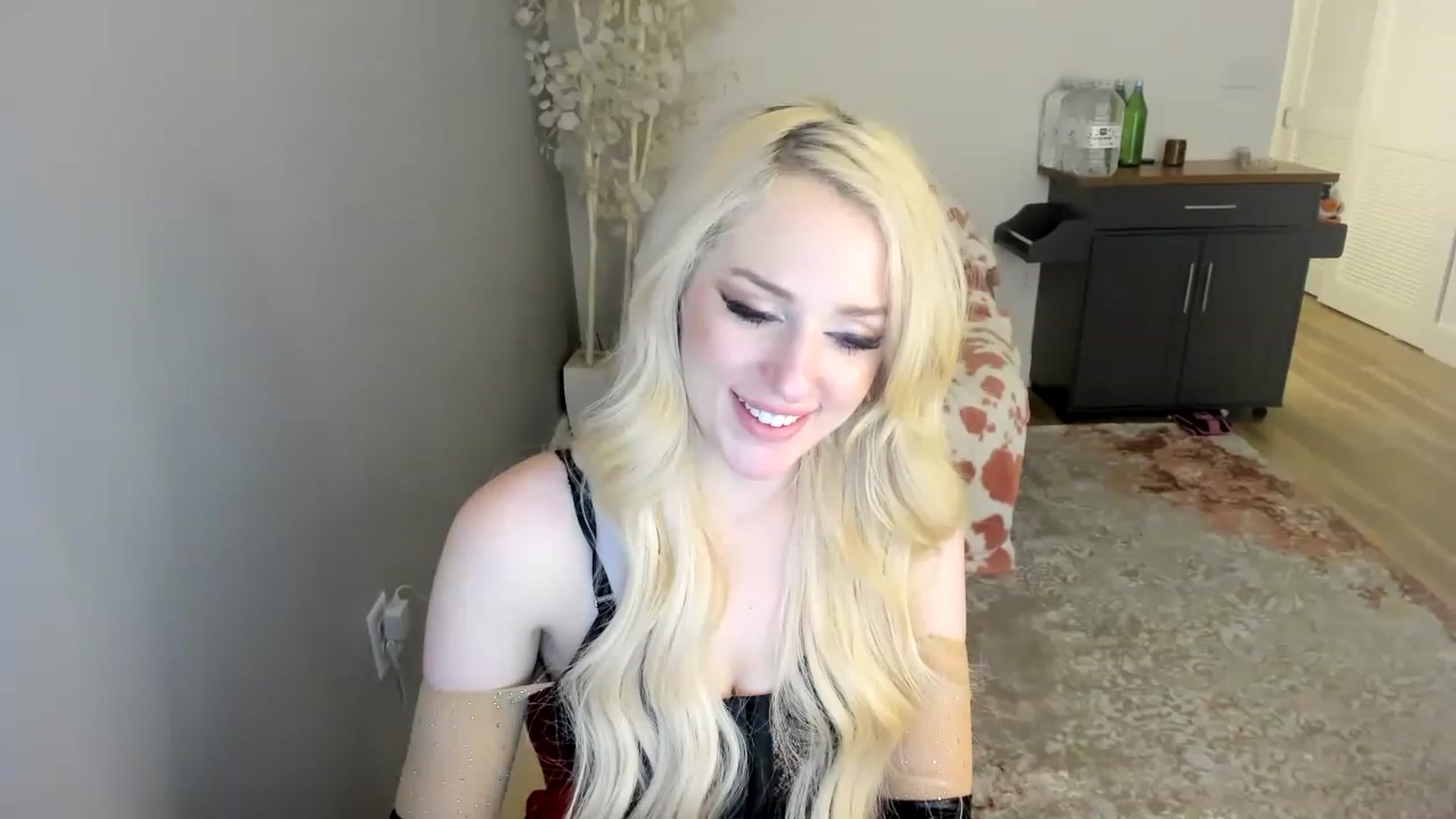 Gallery image thumbnail from HUGECockDomme's myfreecams stream on, 12/26/2022, 09:22 image 11 of 20