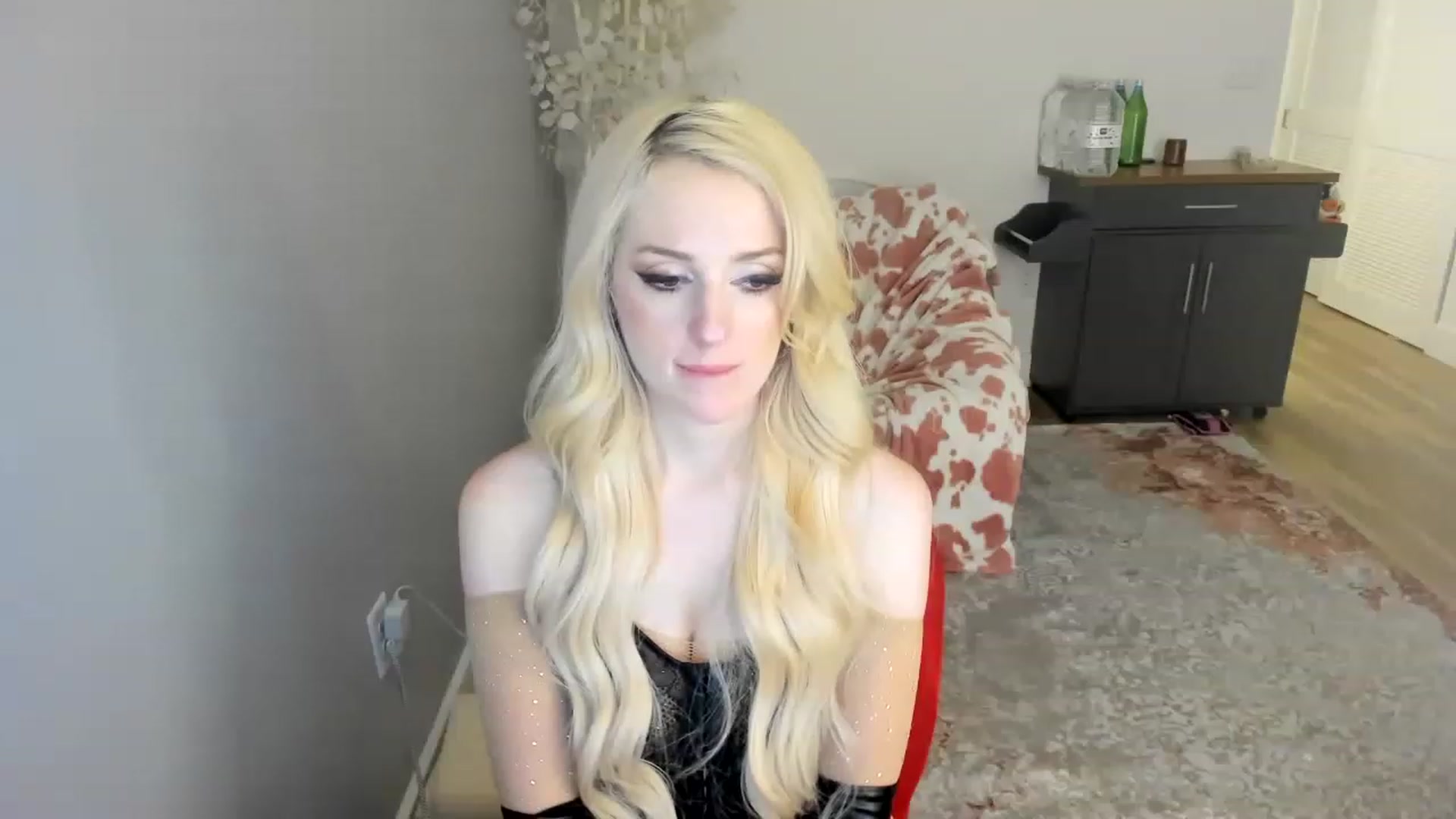 Gallery image thumbnail from HUGECockDomme's myfreecams stream on, 12/26/2022, 12:24 image 14 of 20