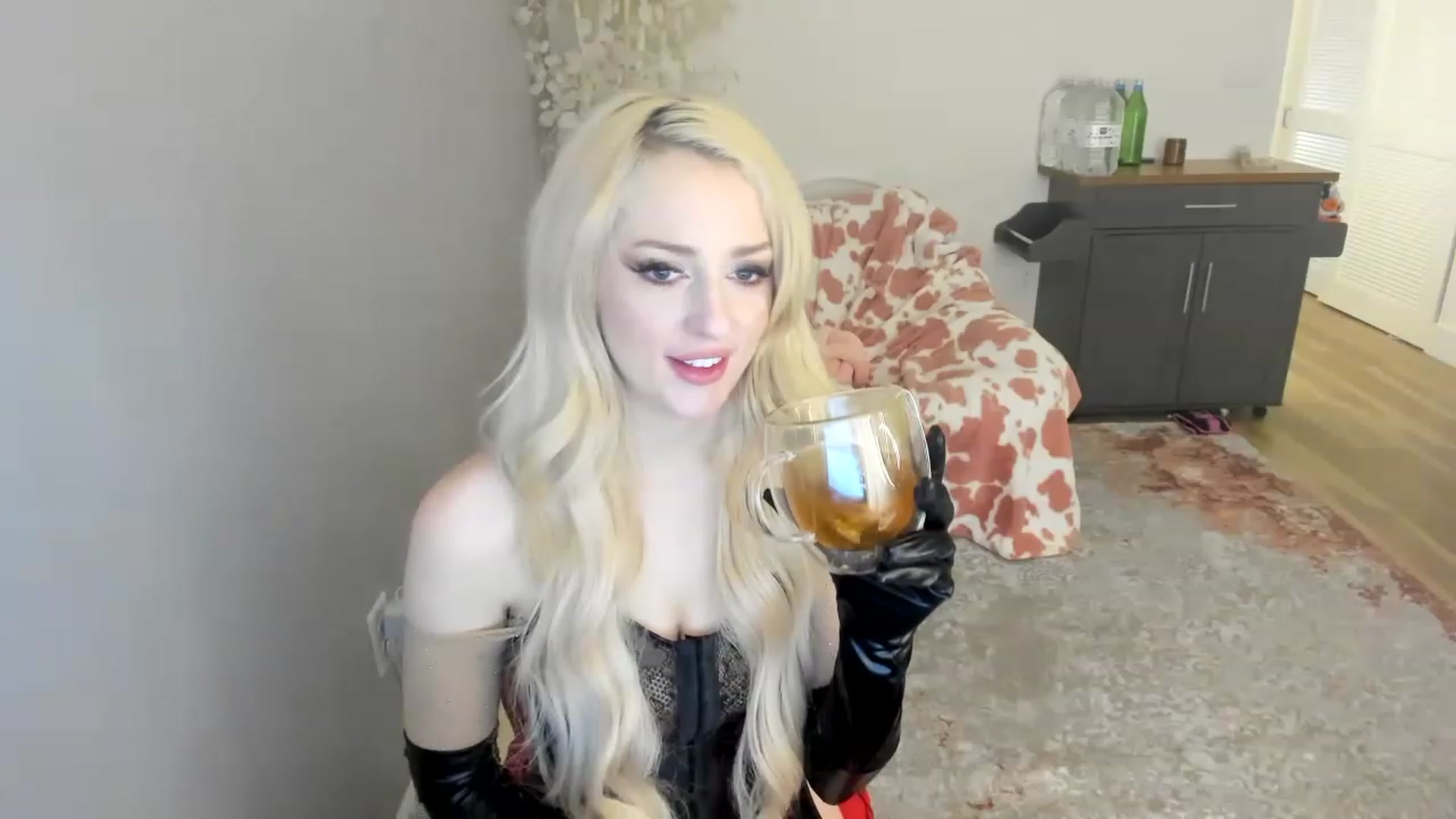 Gallery image thumbnail from HUGECockDomme's myfreecams stream on, 12/27/2022, 01:43 image 7 of 20